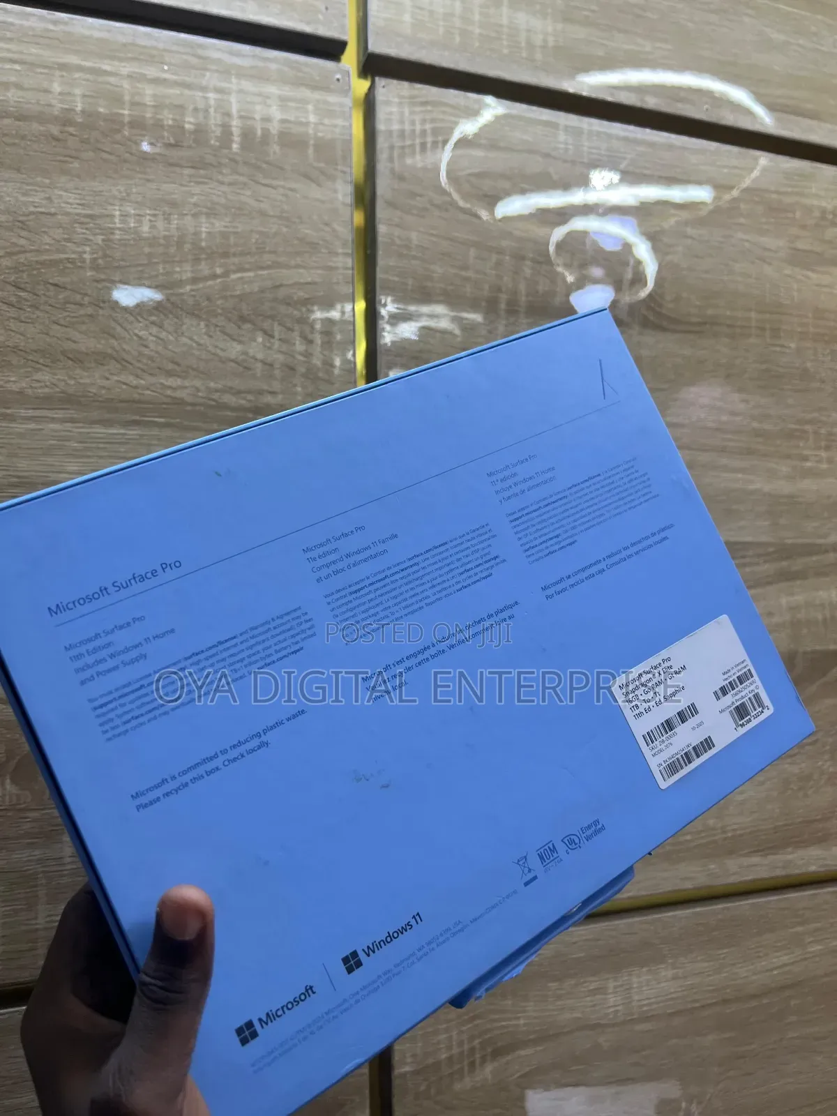 Laptop Microsoft Surface Pro 11th Edition, a Copilot+ PC 16GB SSD 1T