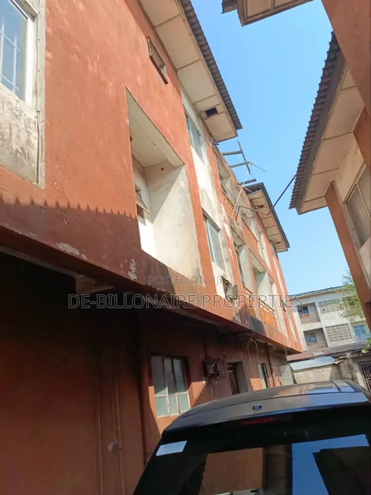 20bdrm House in Owerri for sale