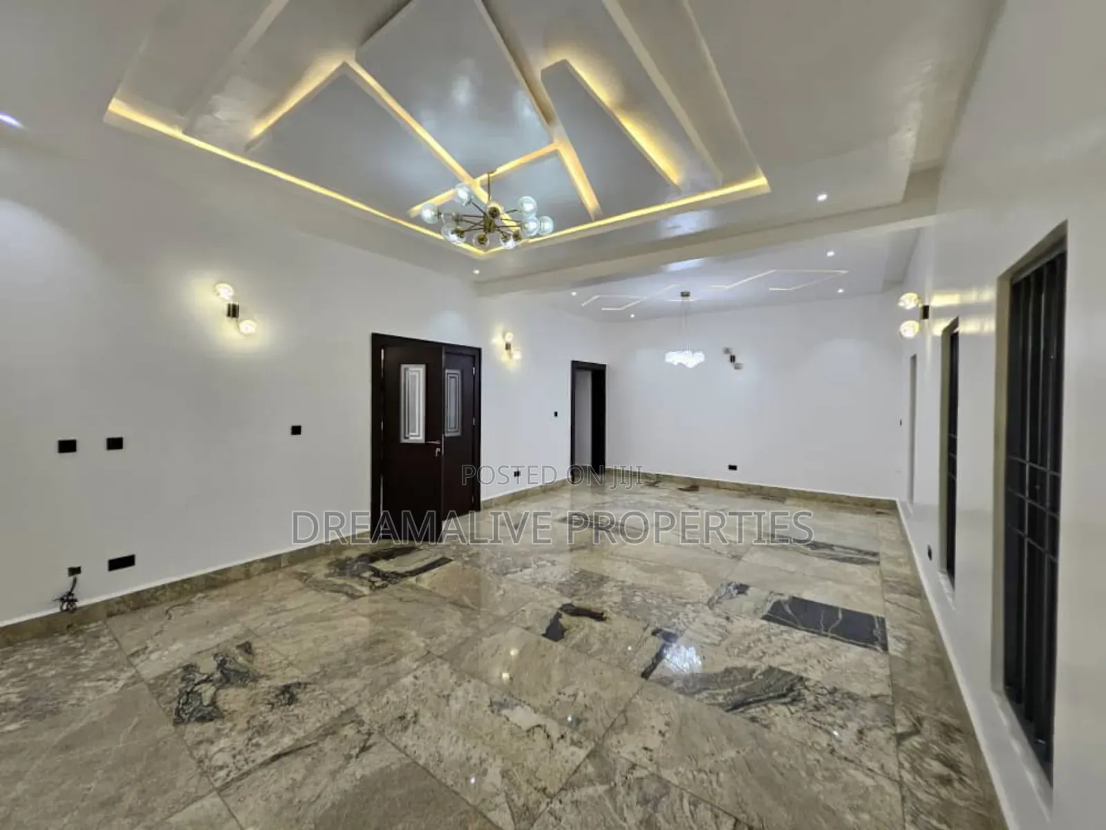 6bdrm Duplex in Estate, Gwarinpa for sale