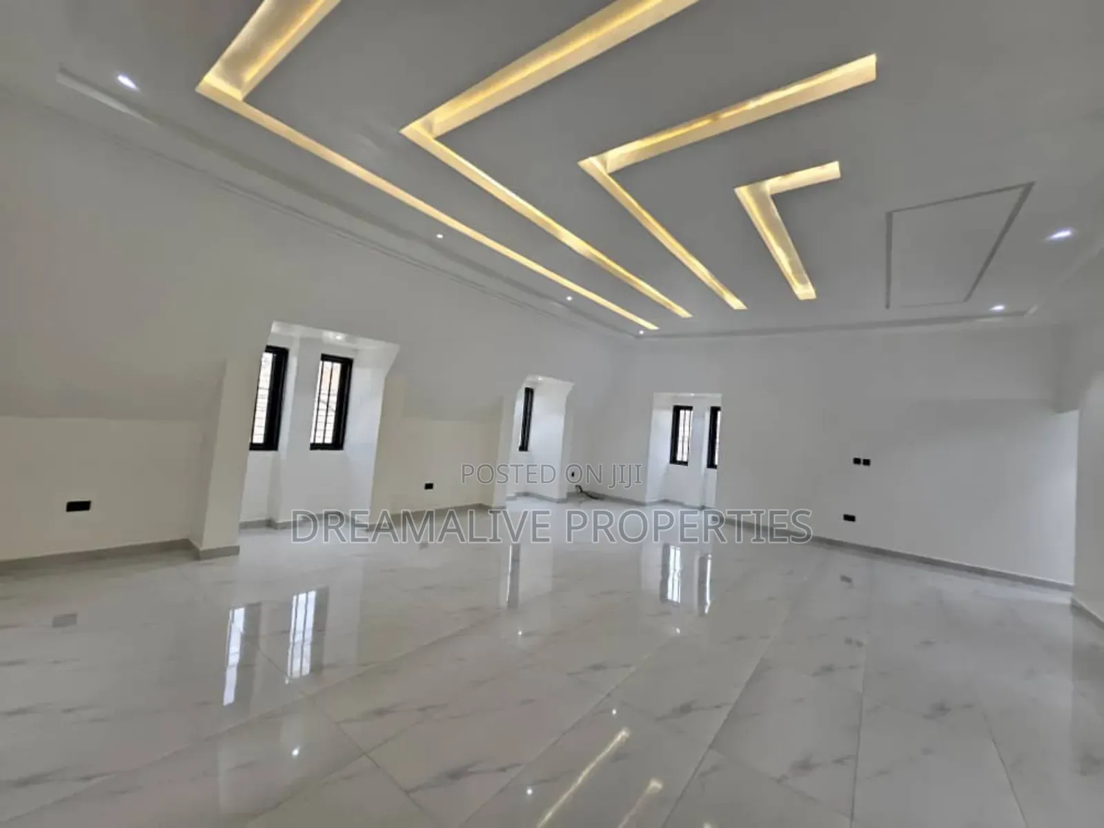 6bdrm Duplex in Estate, Gwarinpa for sale