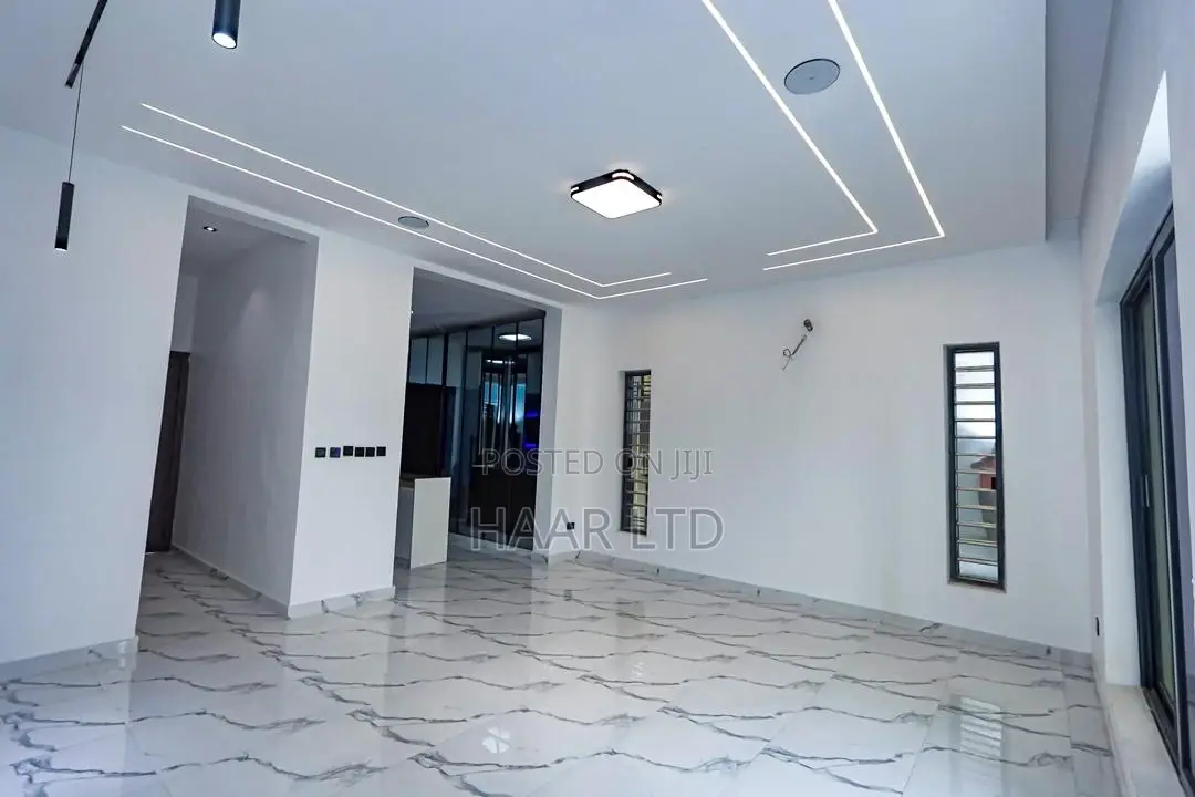 4bdrm Duplex in Osapa london for sale