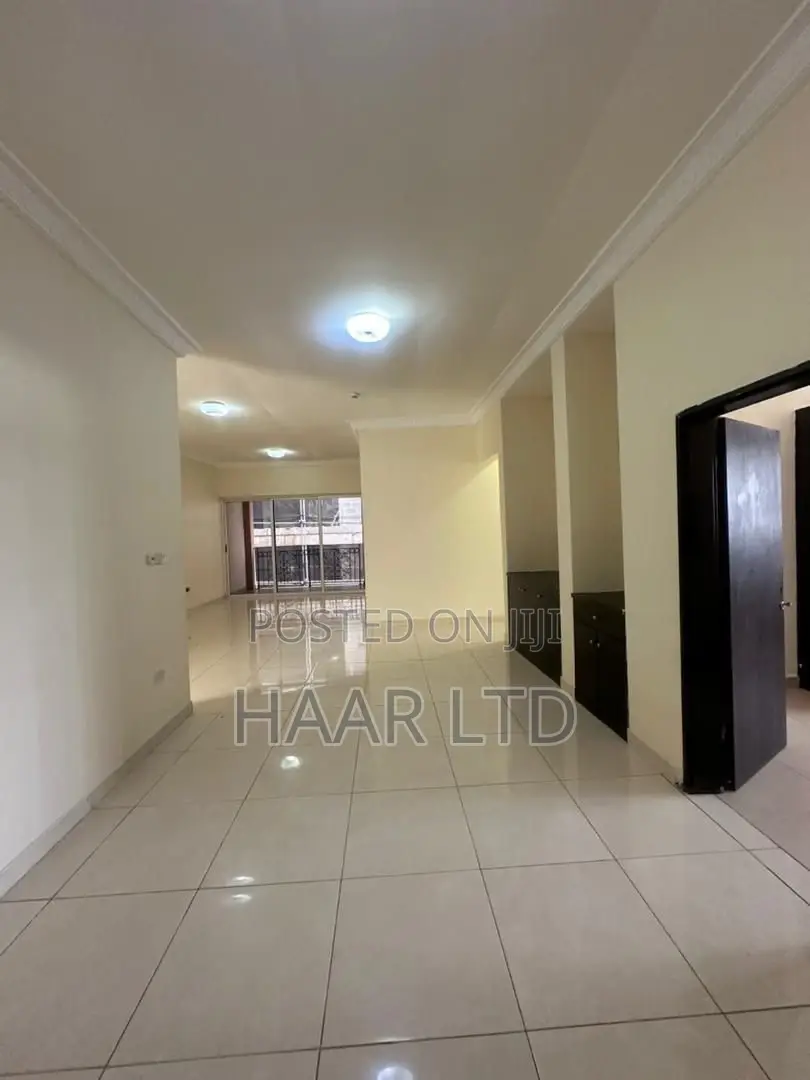 3bdrm Apartment in Chevron for rent