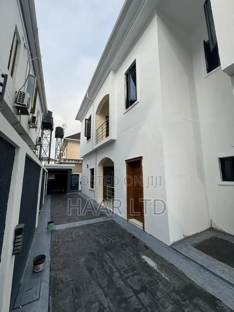 3bdrm Apartment in Chevron for rent