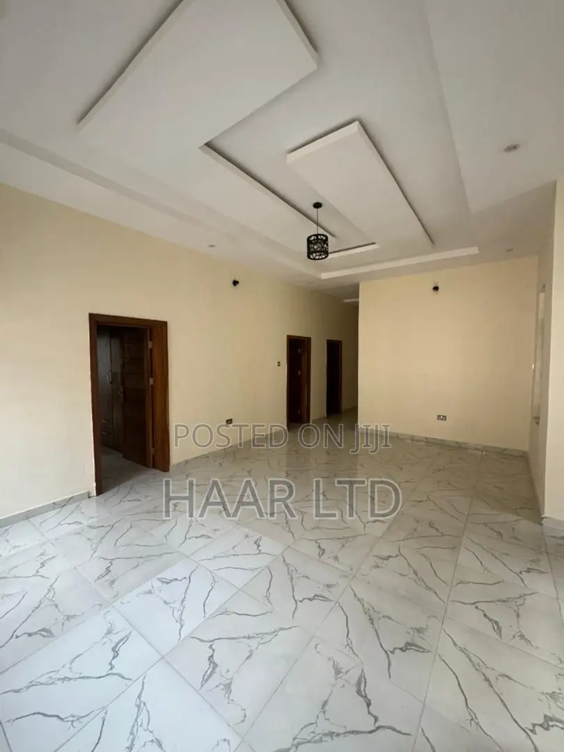 3bdrm Apartment in Chevron for rent