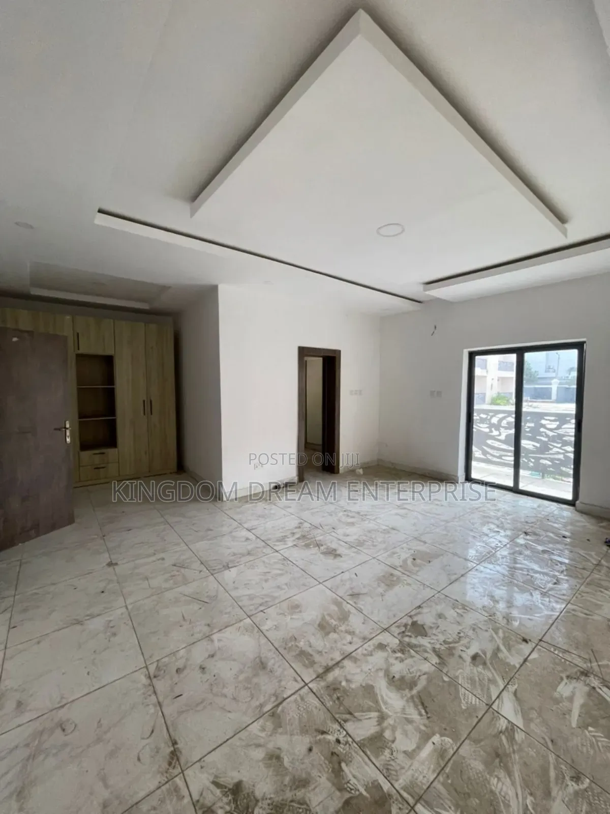 3bdrm Apartment in Ikeja Gra for sale