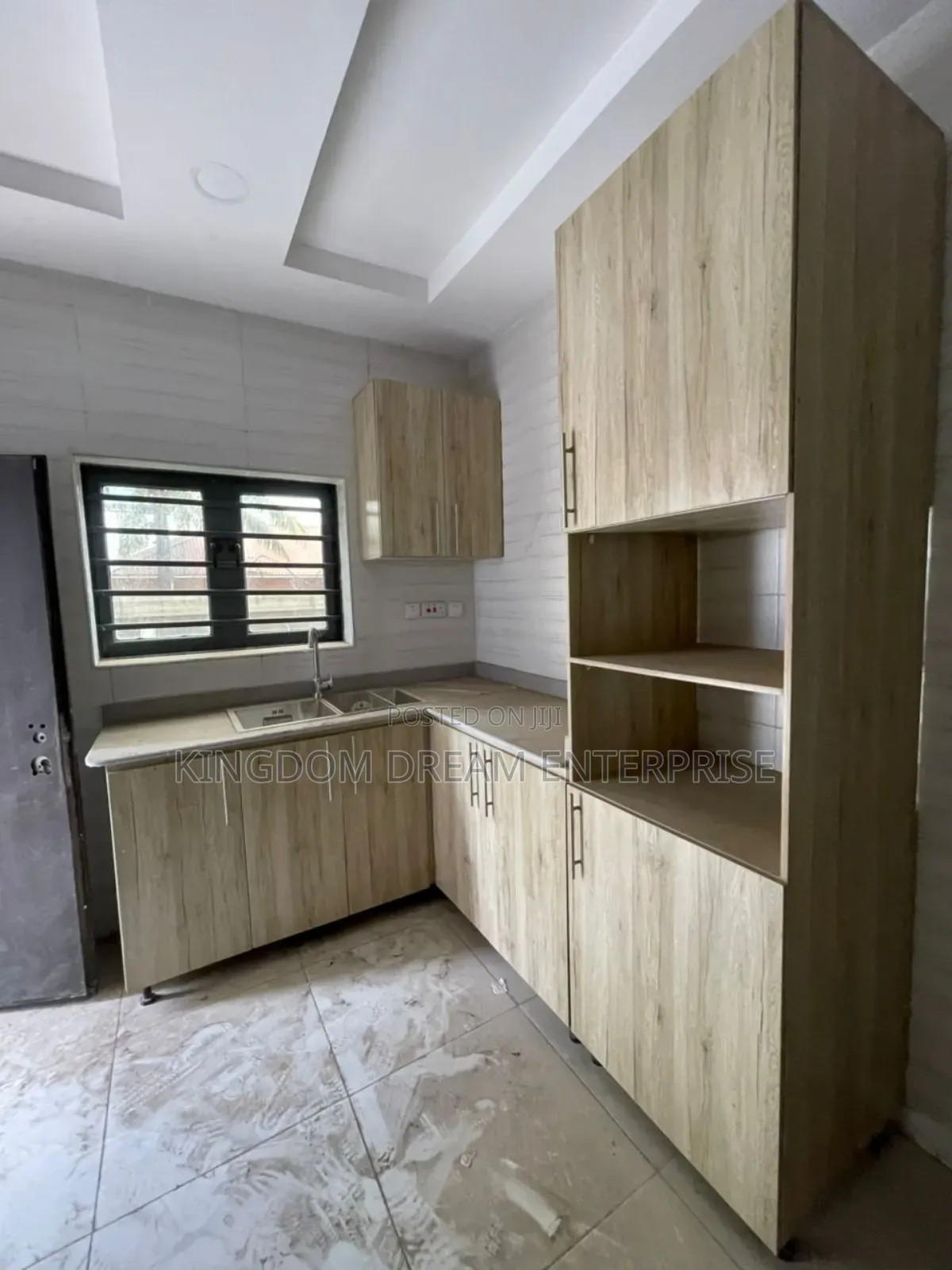 3bdrm Apartment in Ikeja Gra for sale