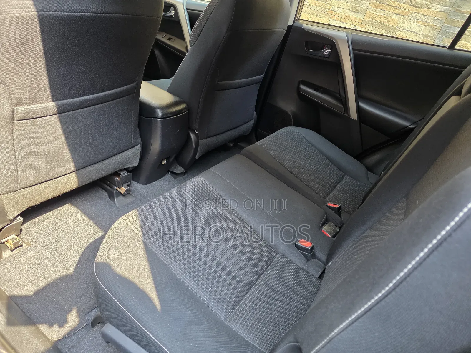 Toyota RAV4 XLE AWD (2.5L 4cyl 6A) 2016 Gray