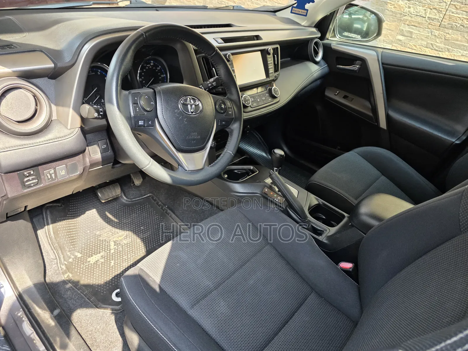 Toyota RAV4 XLE AWD (2.5L 4cyl 6A) 2016 Gray