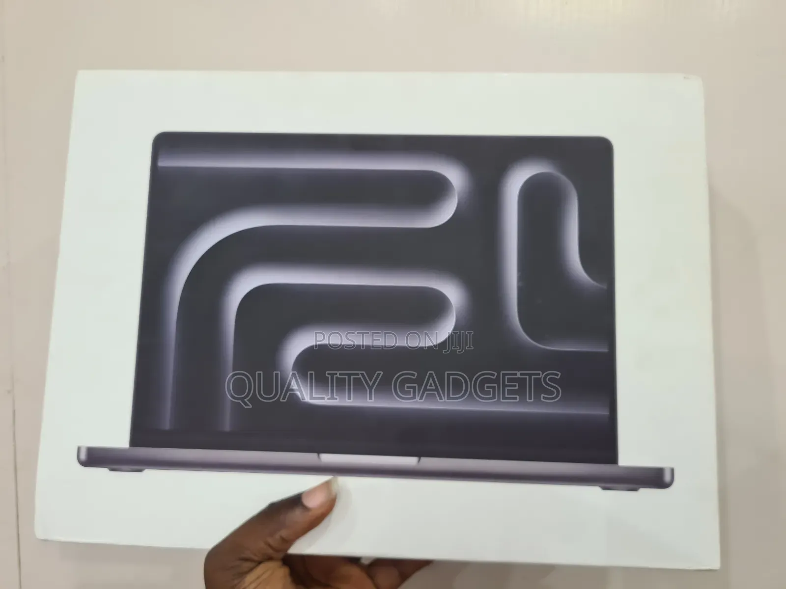 New Laptop Apple MacBook Pro 2024 M3 24GB Apple M4 Pro SSD 512GB