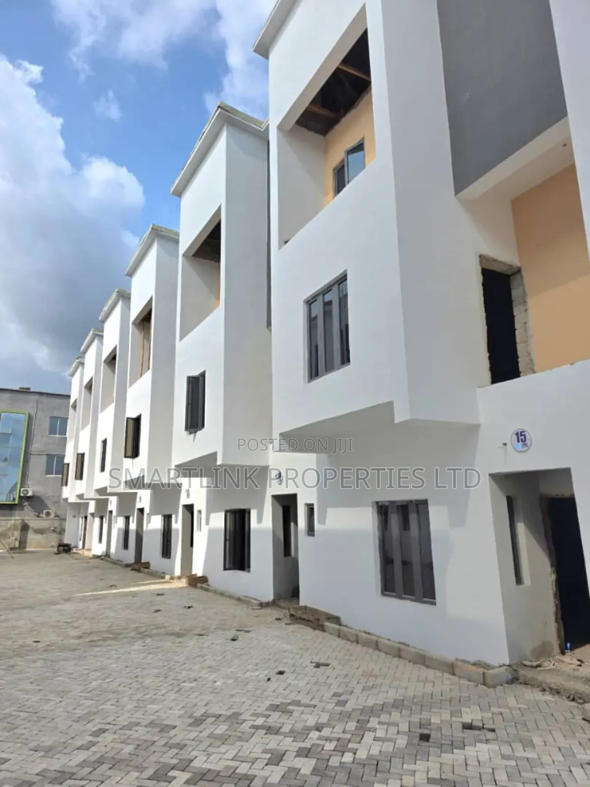 4bdrm Townhouse/Terrace in Games Village, Kaura for sale