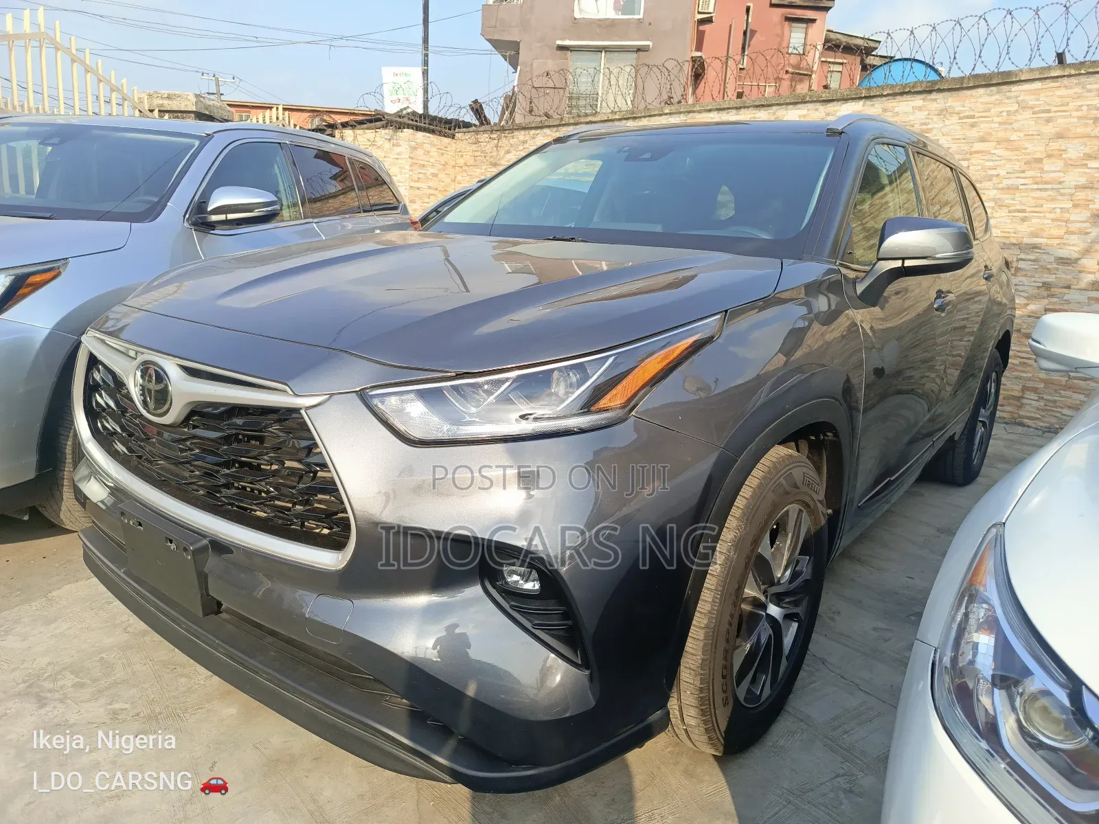 Toyota Highlander XLE 2021 Gray