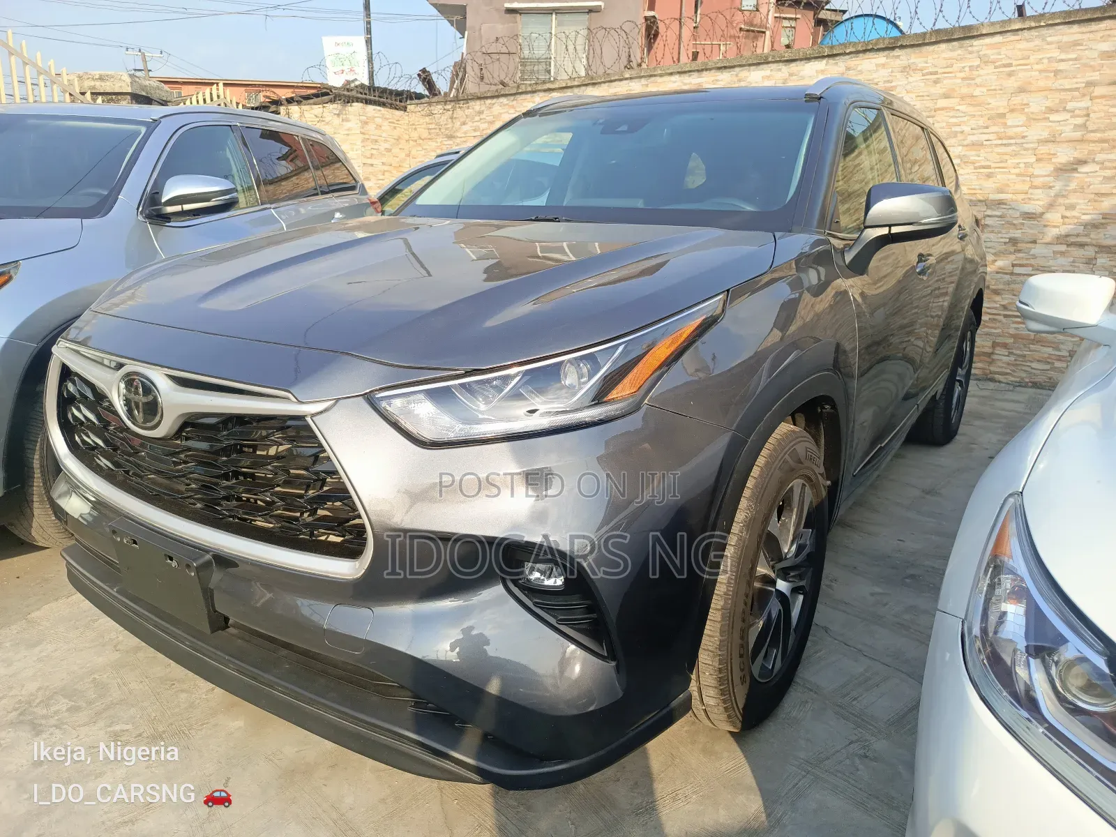 Toyota Highlander XLE 2021 Gray