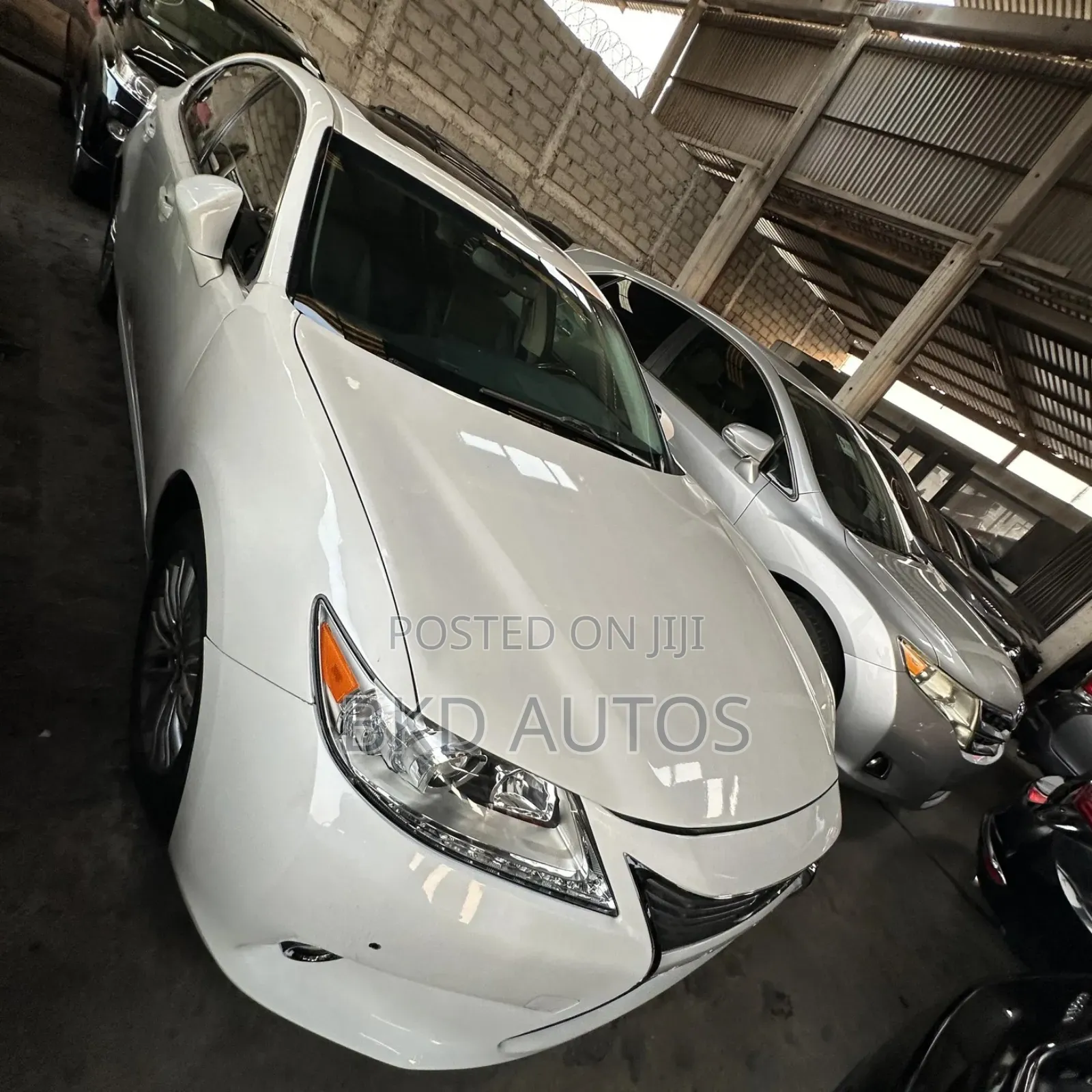 Lexus ES 350 FWD 2014 White