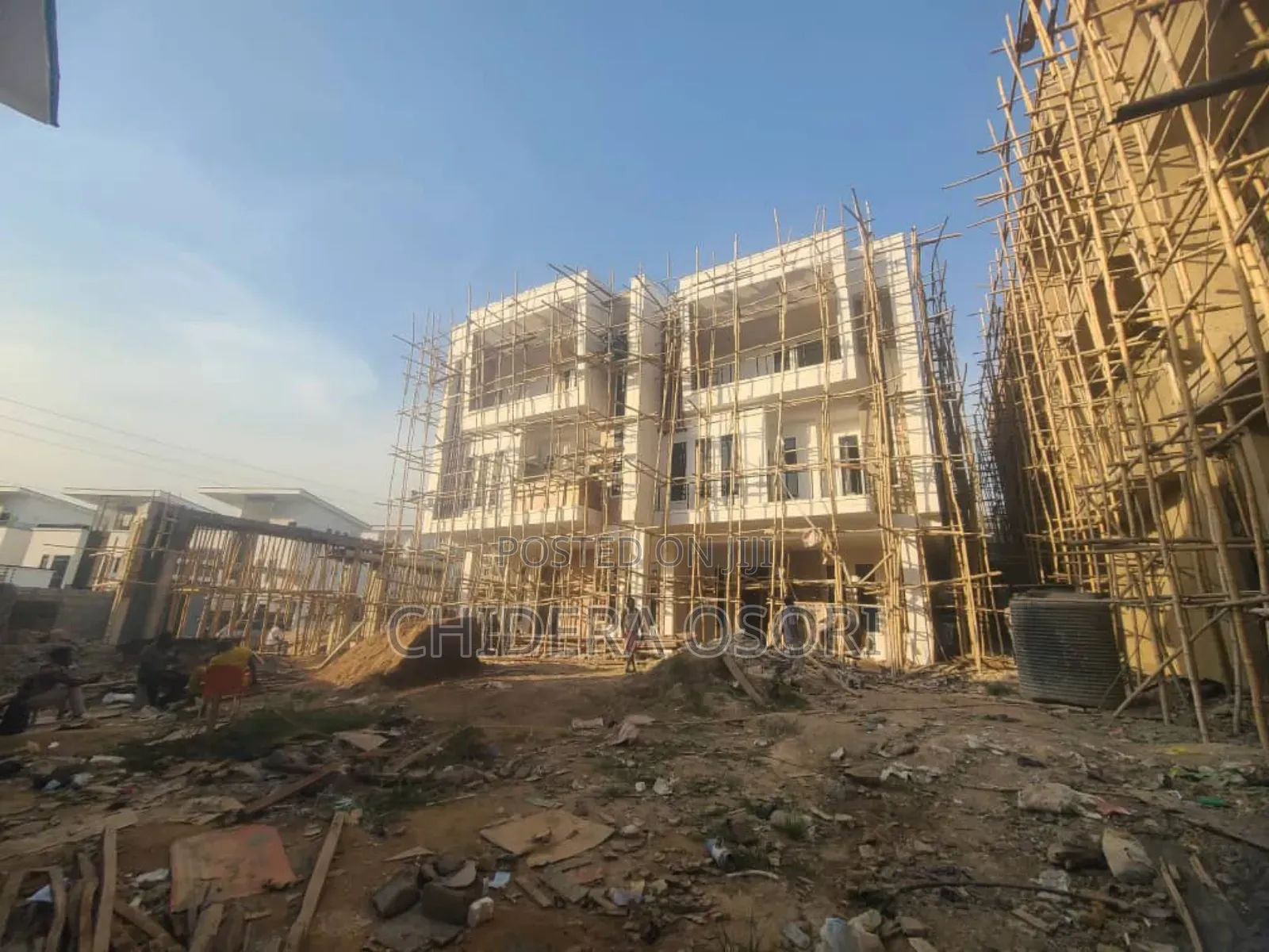 5bdrm Duplex in Jahi for sale