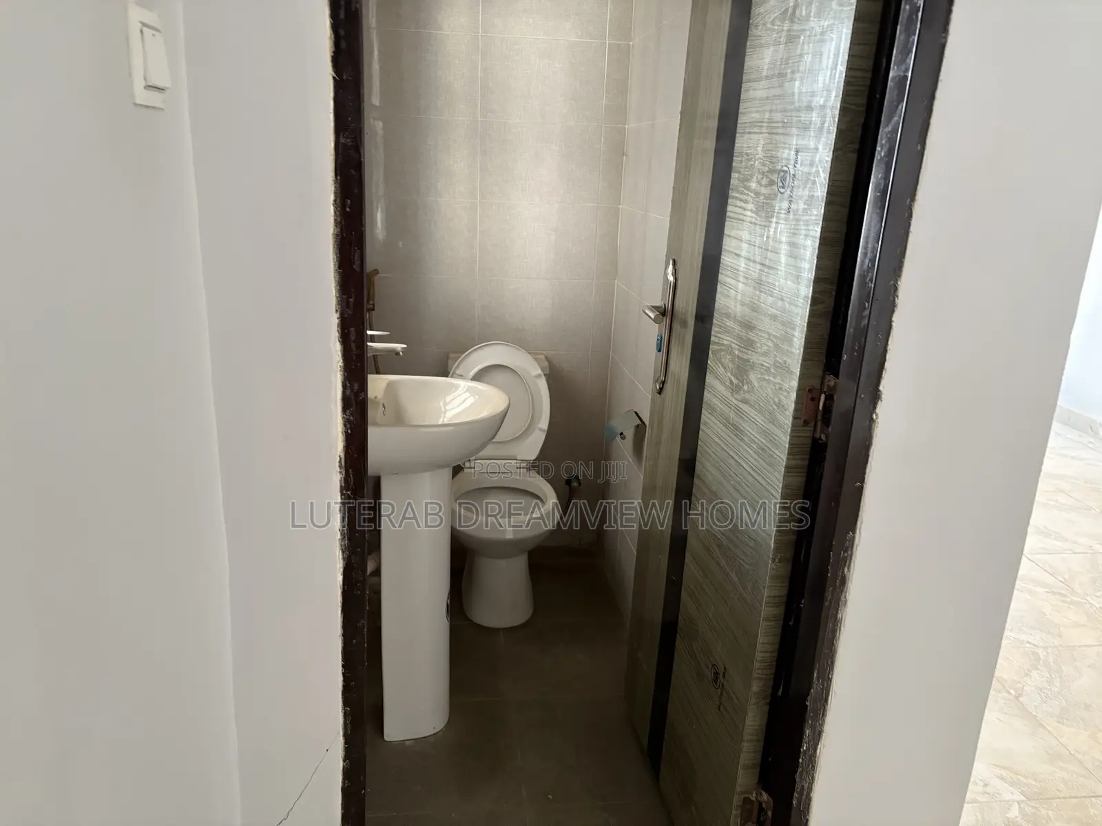 2bdrm Block of Flats in Nico Junction, Katampe (Main) for rent