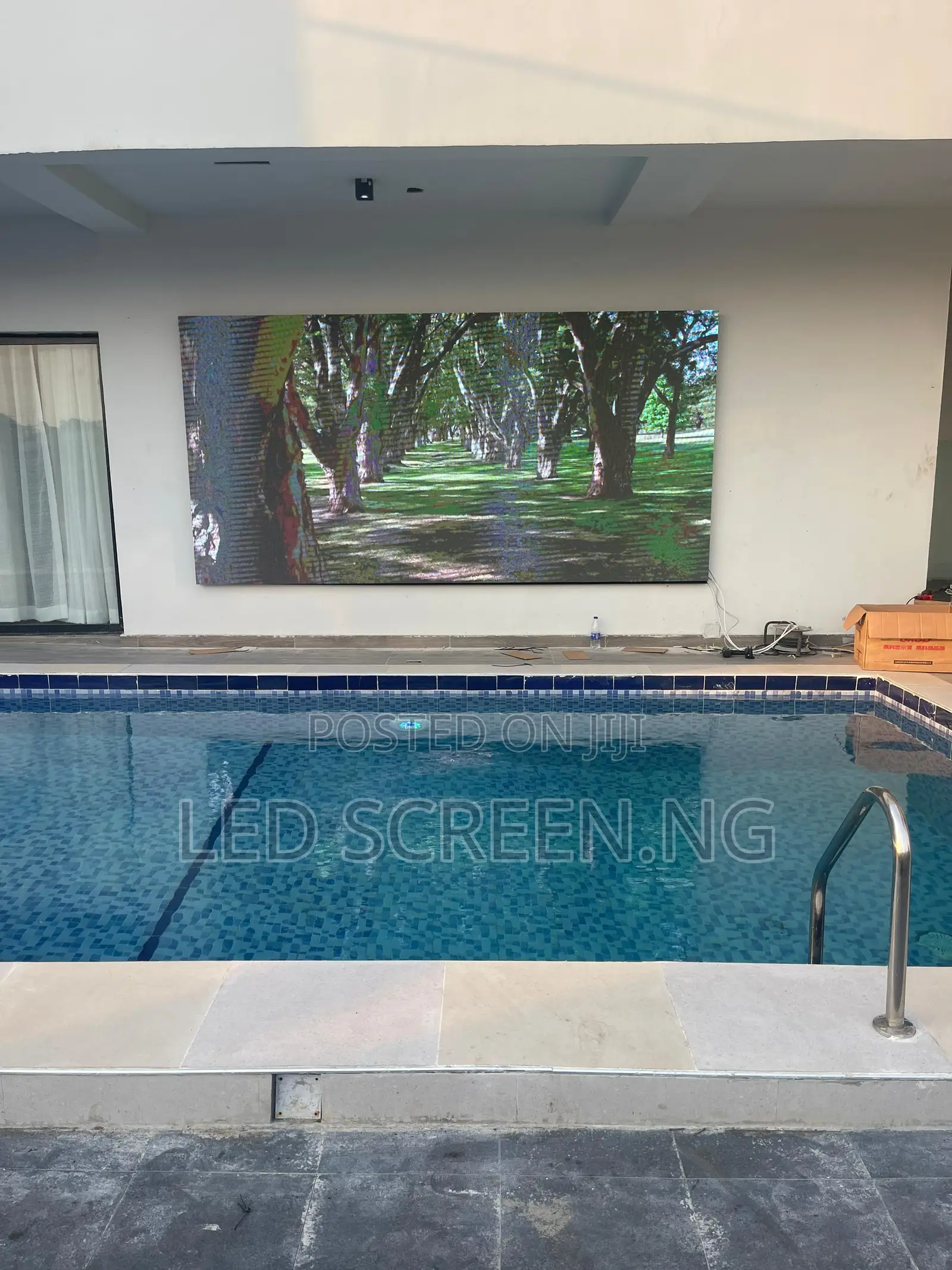 Poolside Led Screen for Hotels, Clubs Lounges