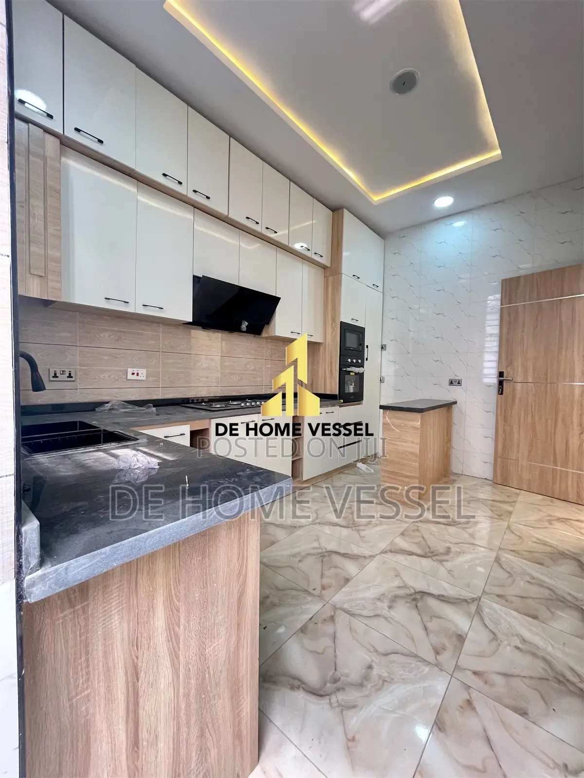 3bdrm Townhouse/Terrace in Ajah for sale
