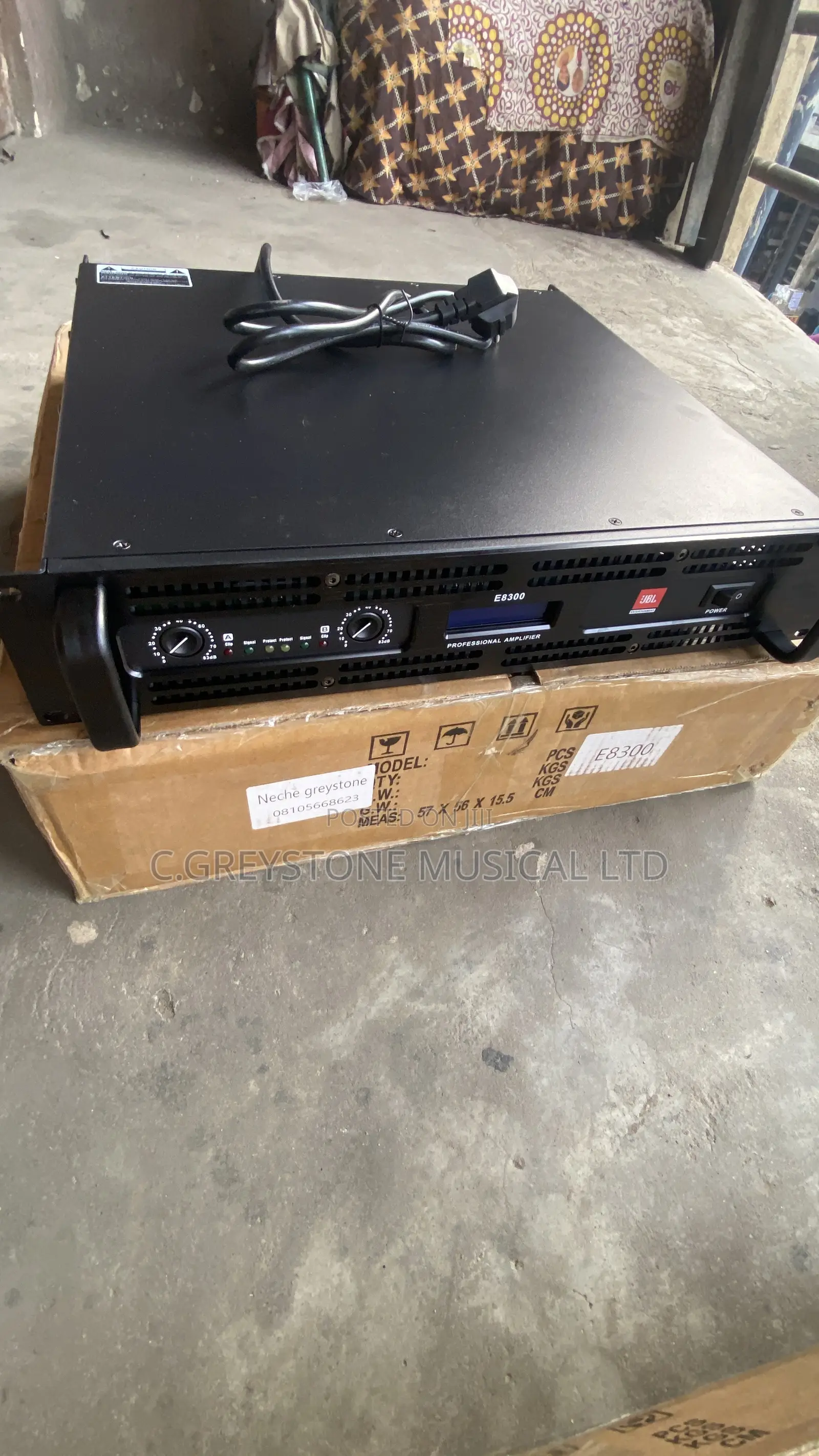 JBL Amplifier E8300