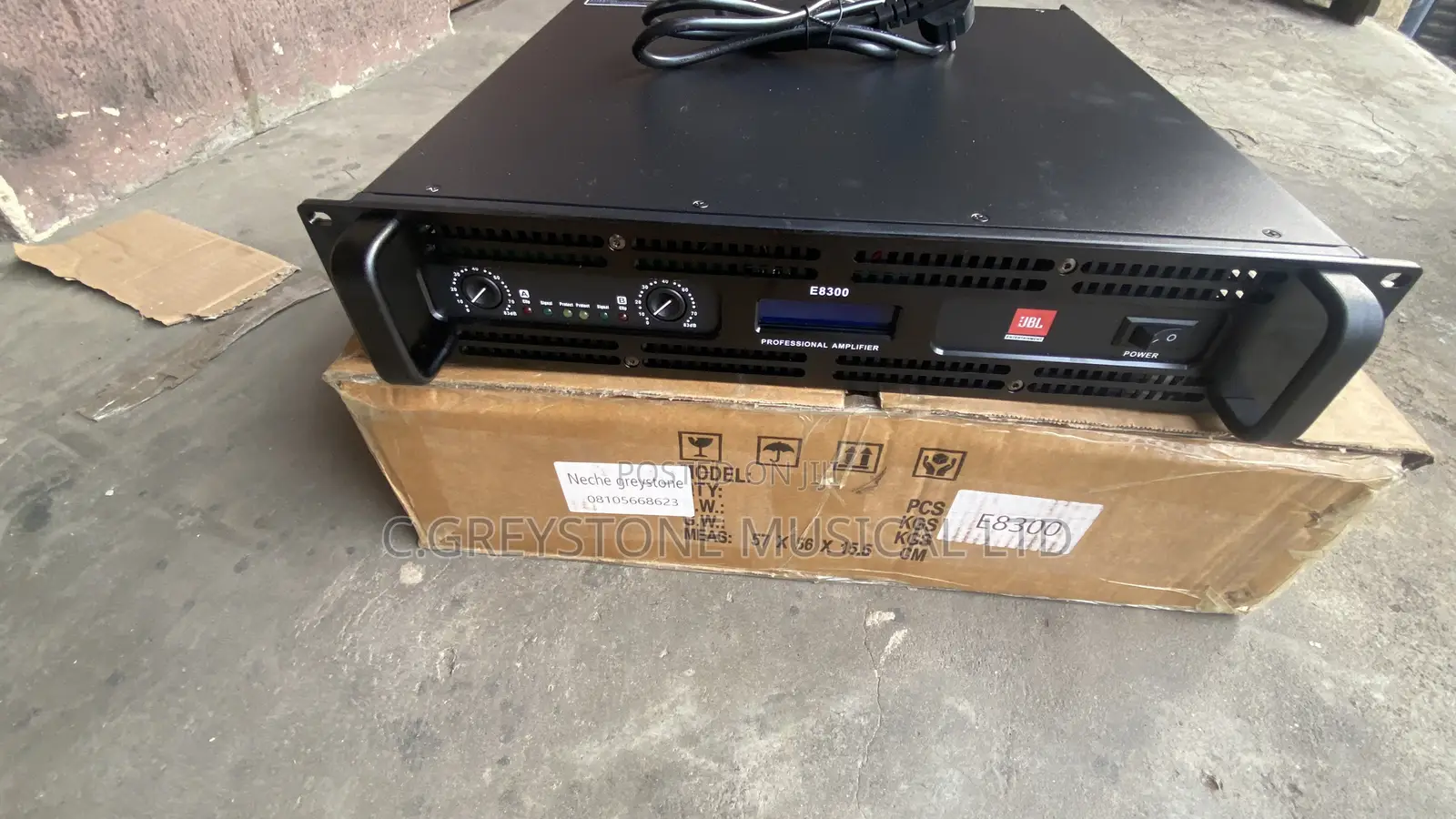 JBL Amplifier E8300