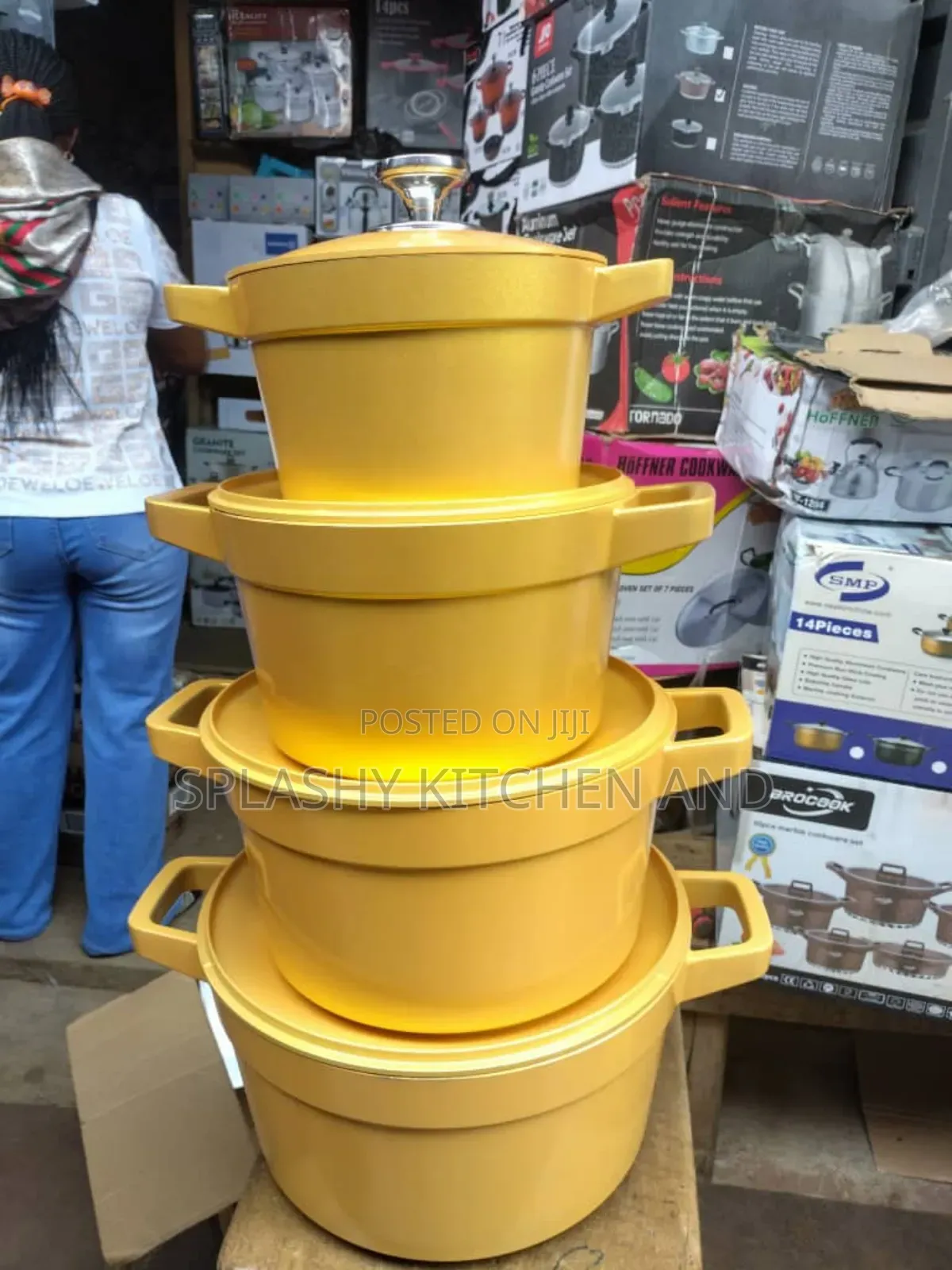 The Luscious 4pcs Brocook Creamy Cookware Pot Set