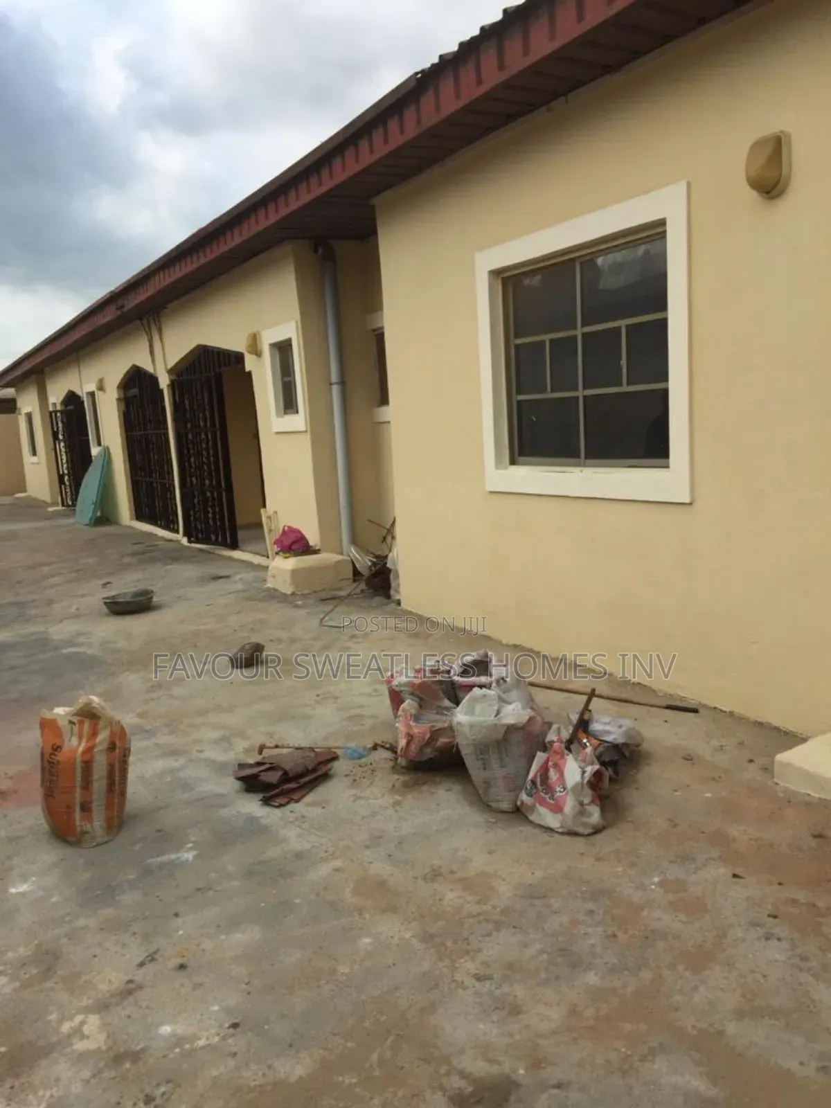 2bdrm Block of Flats in Magboro, Obafemi-Owode for sale