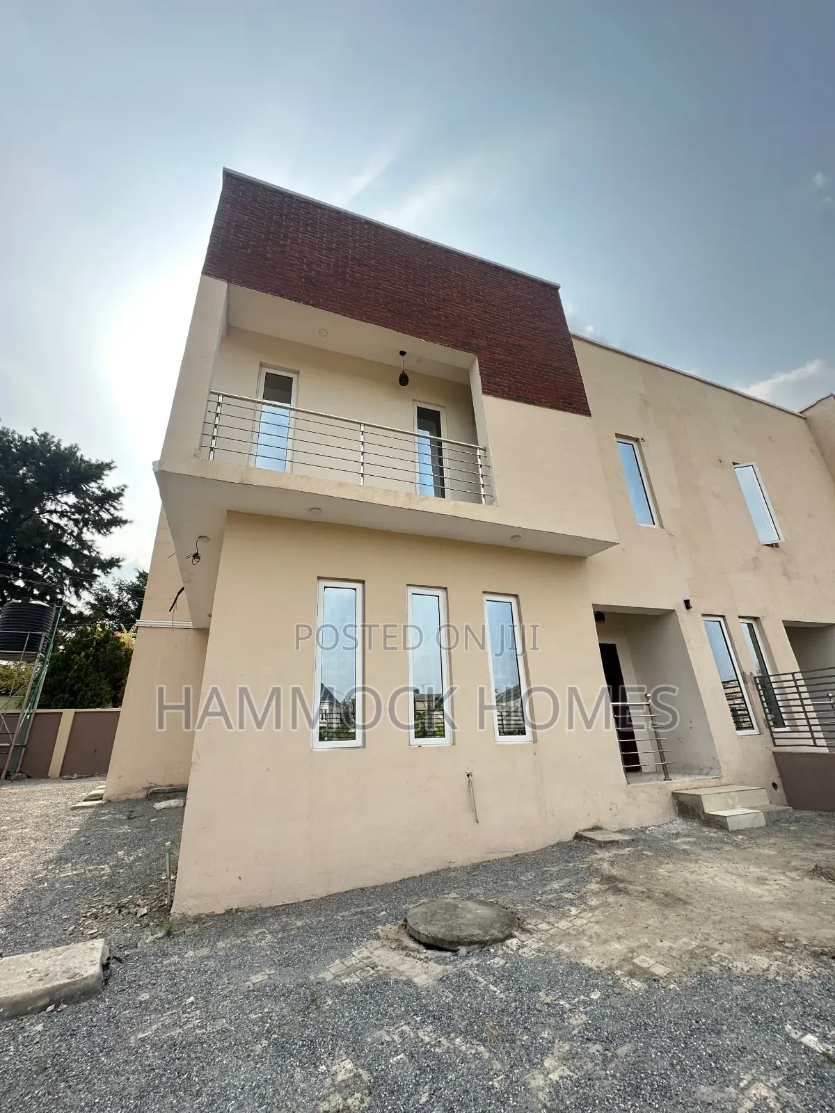 4bdrm Duplex in Jericho Gra for sale