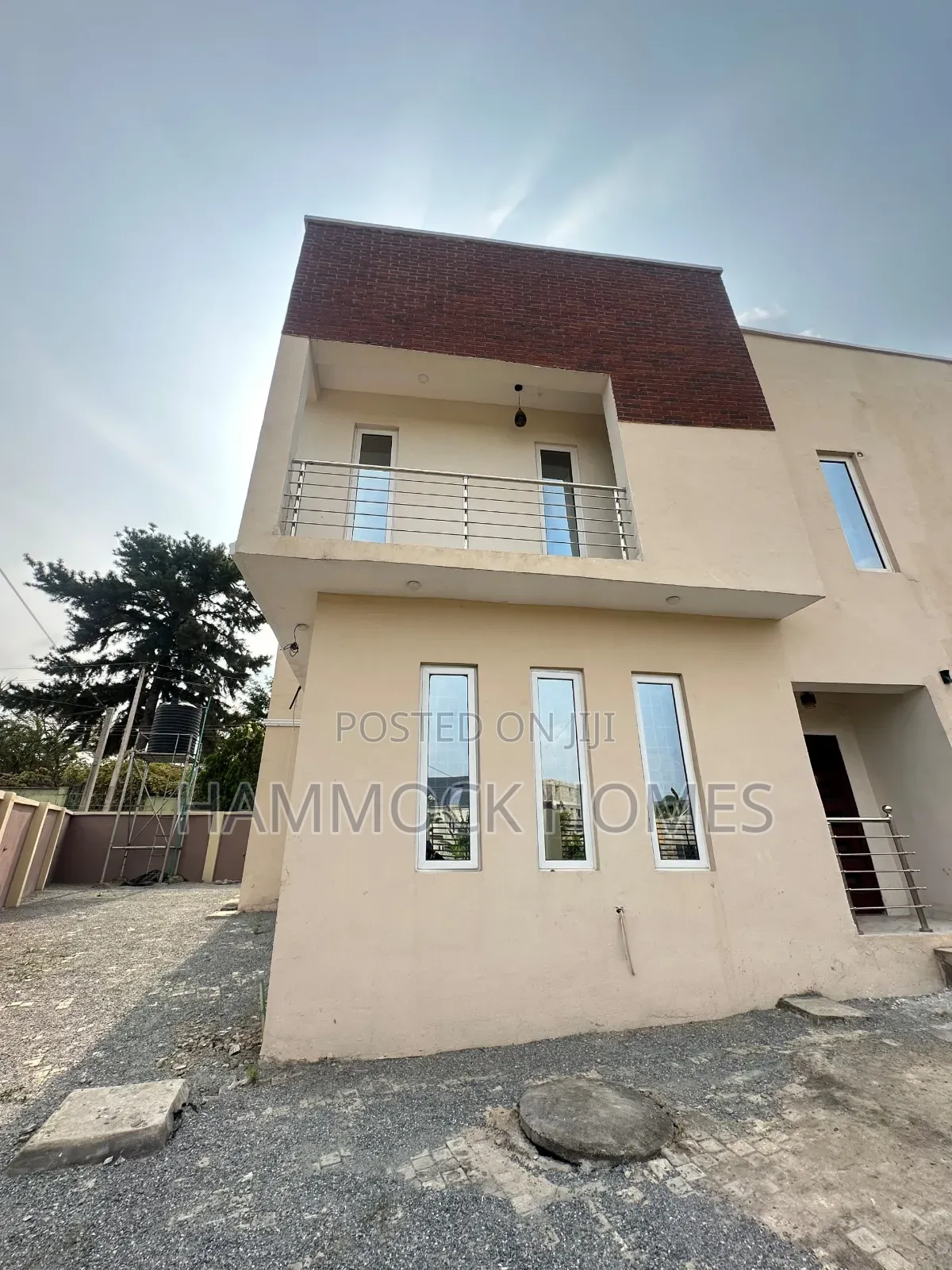 4bdrm Duplex in Jericho Gra for sale
