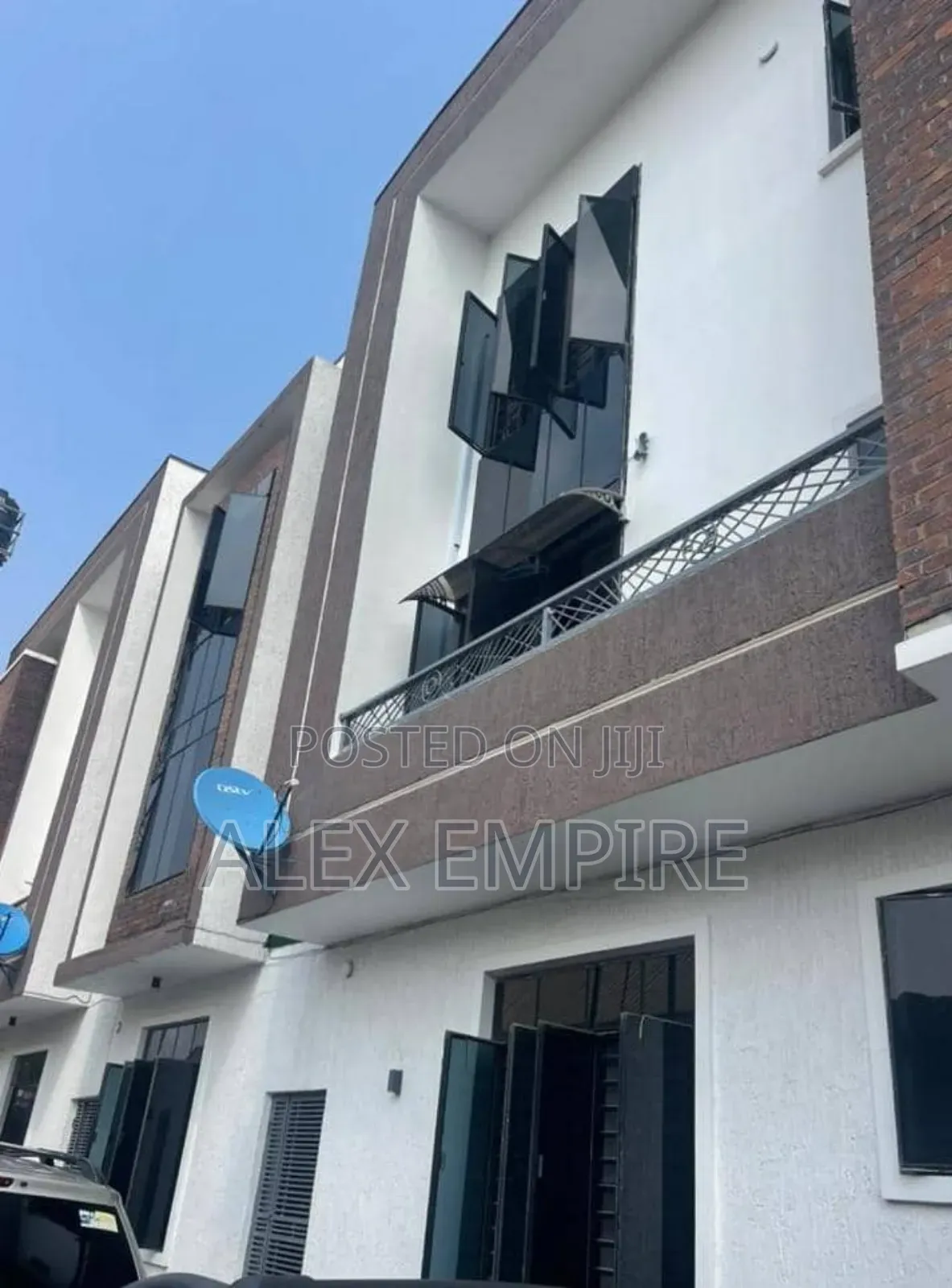 4bdrm Duplex in Ago Palace for rent
