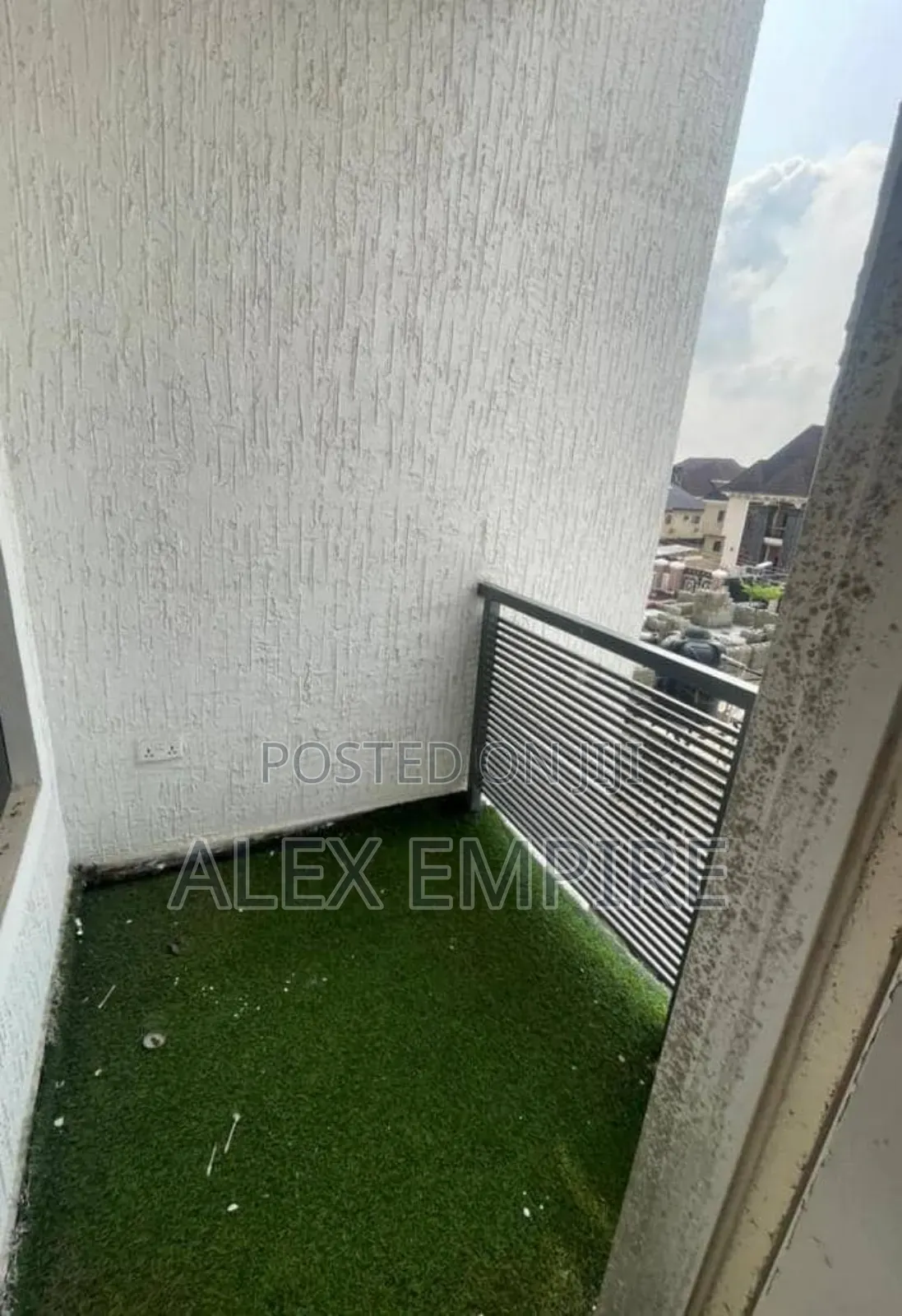4bdrm Duplex in Ago Palace for rent