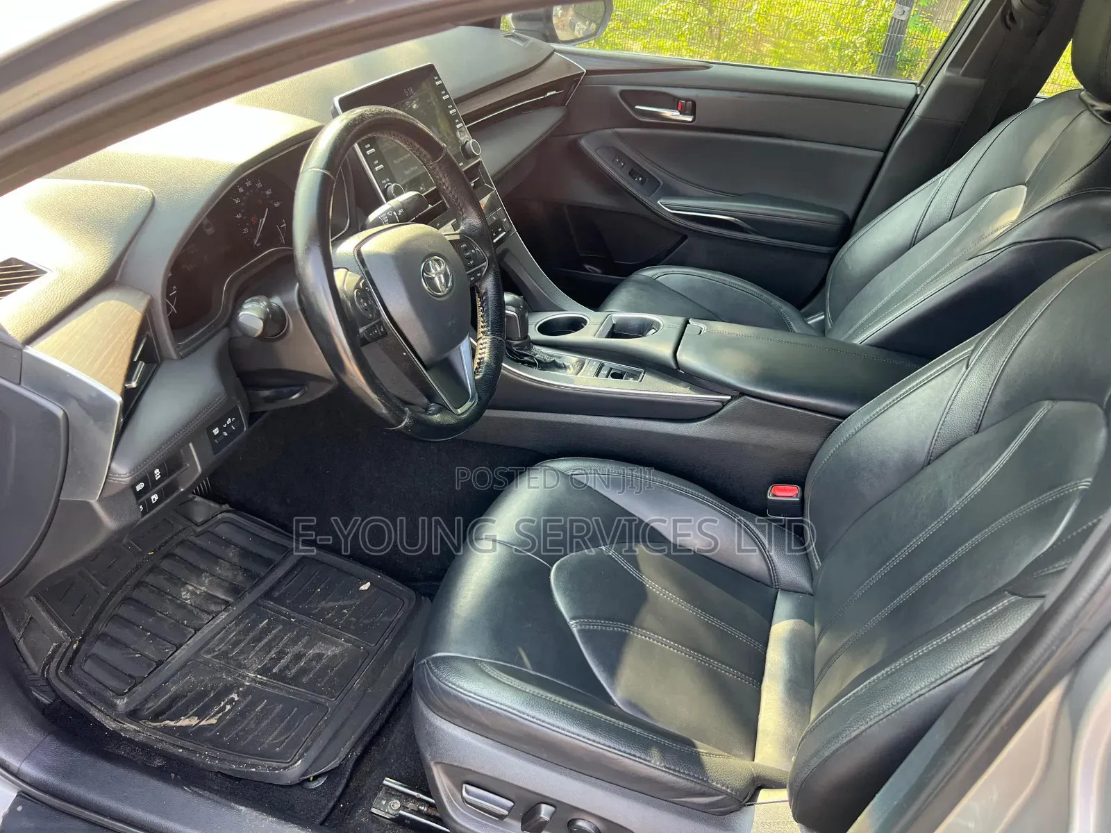 Toyota Avalon XLE 2020 Silver