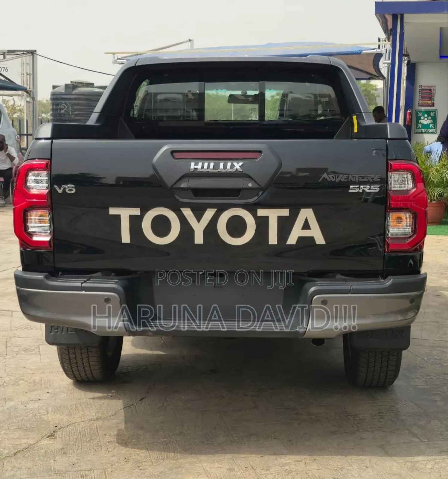 New Toyota Hilux 2025 Black
