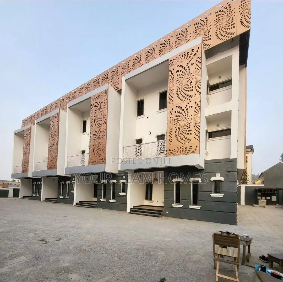 4bdrm Townhouse/Terrace in Guzape for sale