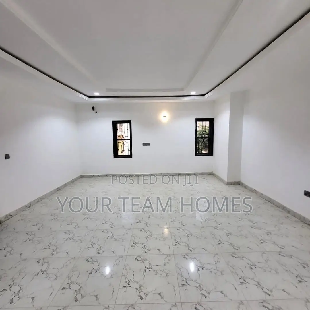 4bdrm Townhouse/Terrace in Guzape for sale