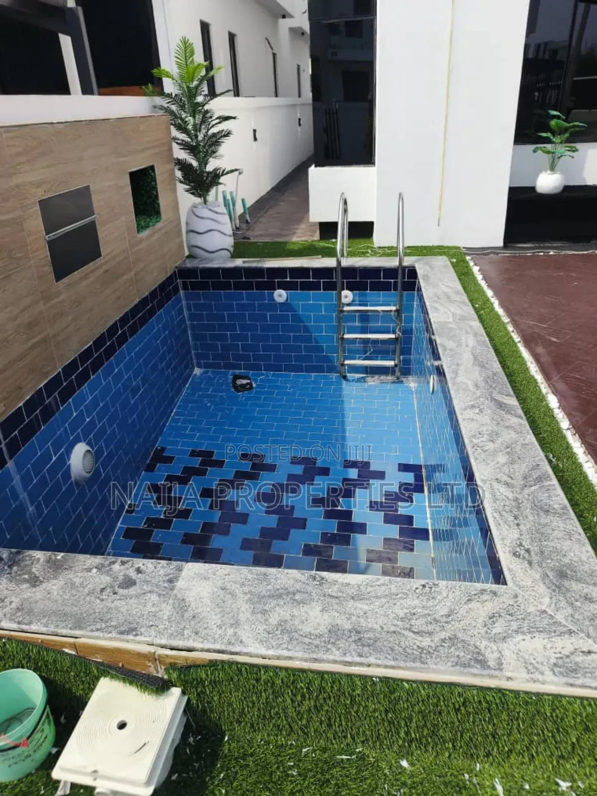 5bdrm Duplex in Chevron Tollgate, Lekki for sale