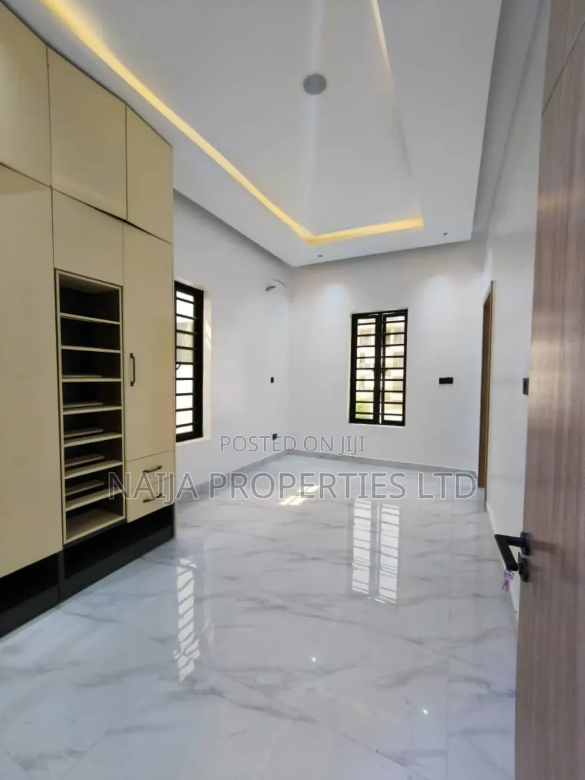 5bdrm Duplex in Chevron Tollgate, Lekki for sale