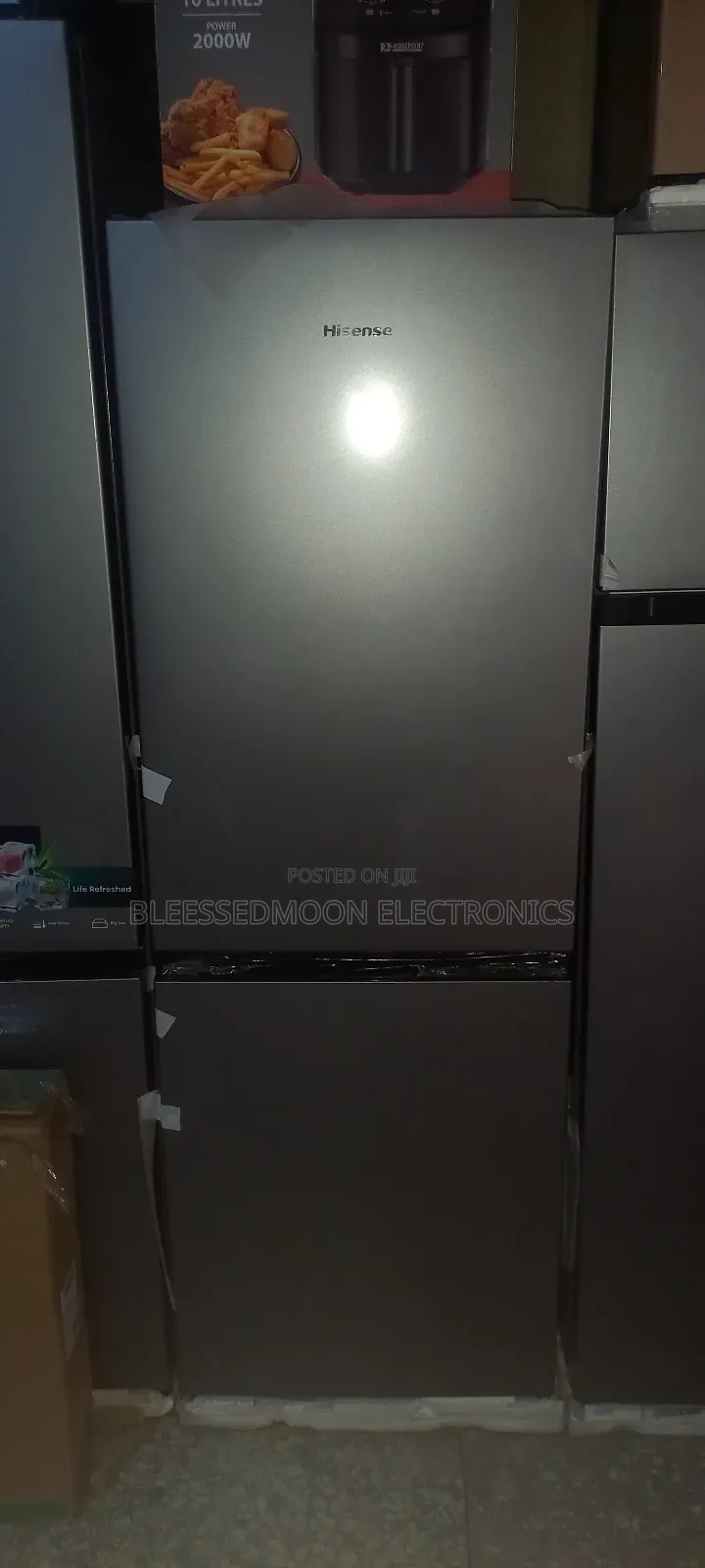 Hisense Low Voltage Standing Fridge With Down Freezer 5 Years Warranty
