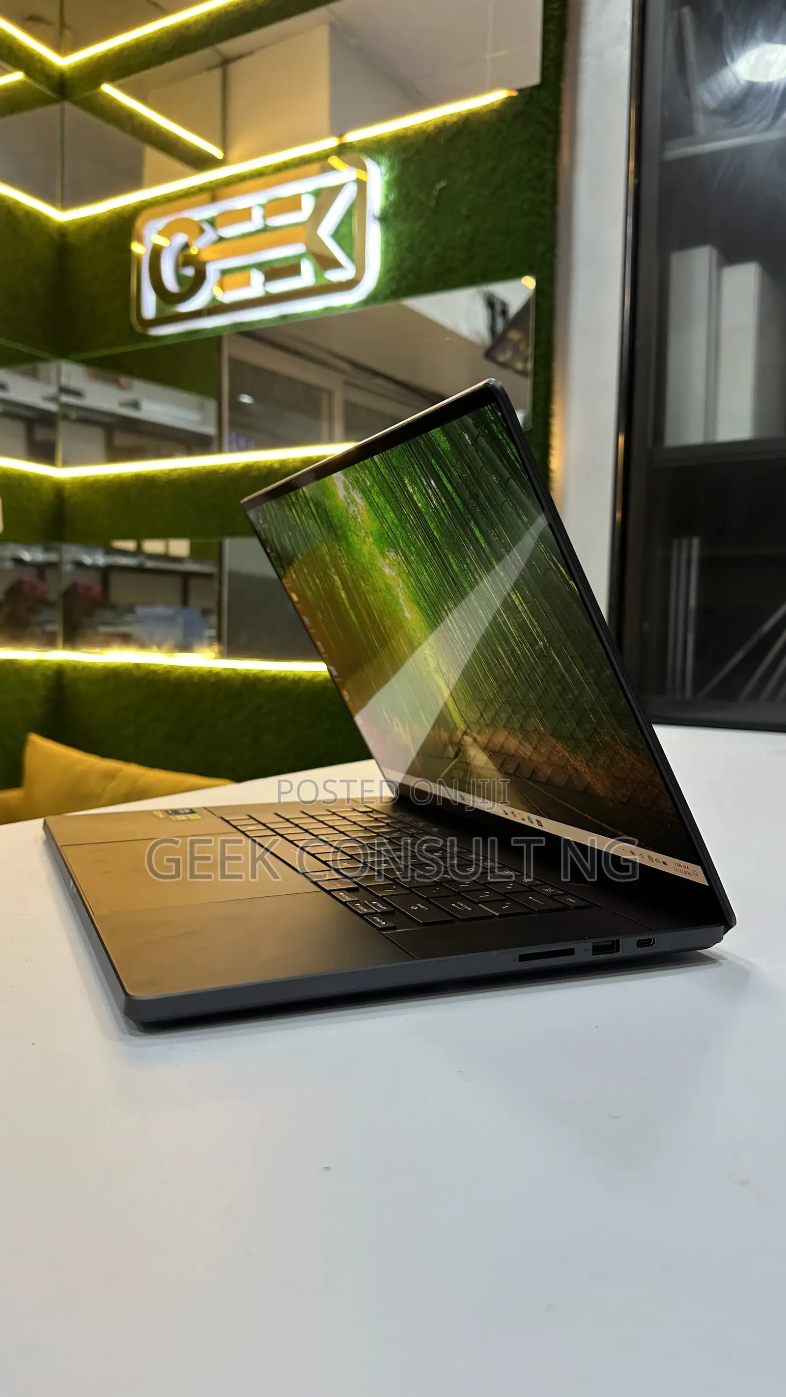 Laptop Asus ROG Zephyrus G16 16GB Intel Core Ultra 9 SSD 1T
