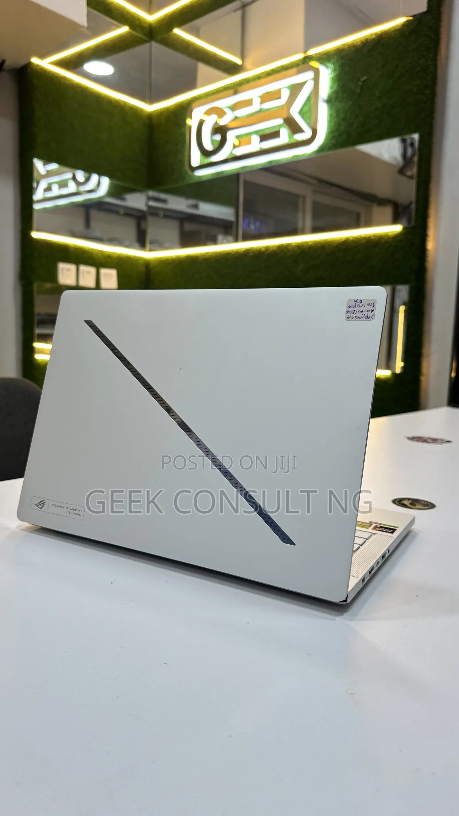 Laptop Asus ROG Zephyrus G14 32GB AMD Ryzen 9 SSD 1T