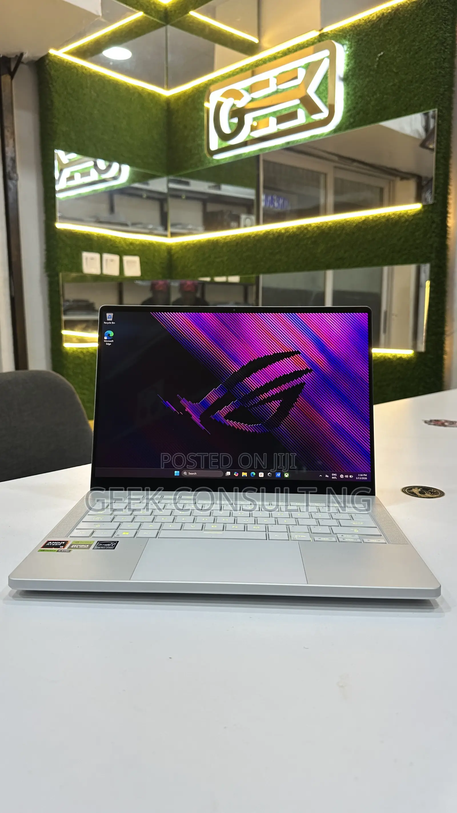 Laptop Asus ROG Zephyrus G14 32GB AMD Ryzen 9 SSD 1T