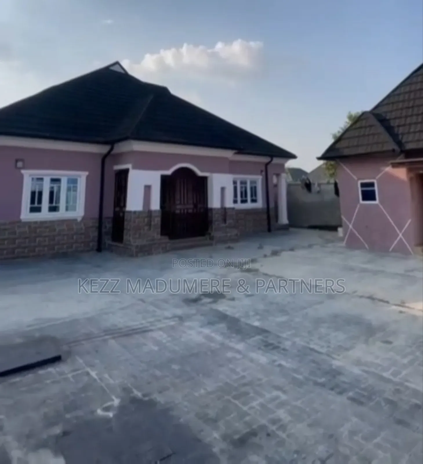 4bdrm Bungalow in Apu Road Rukpokwu for sale