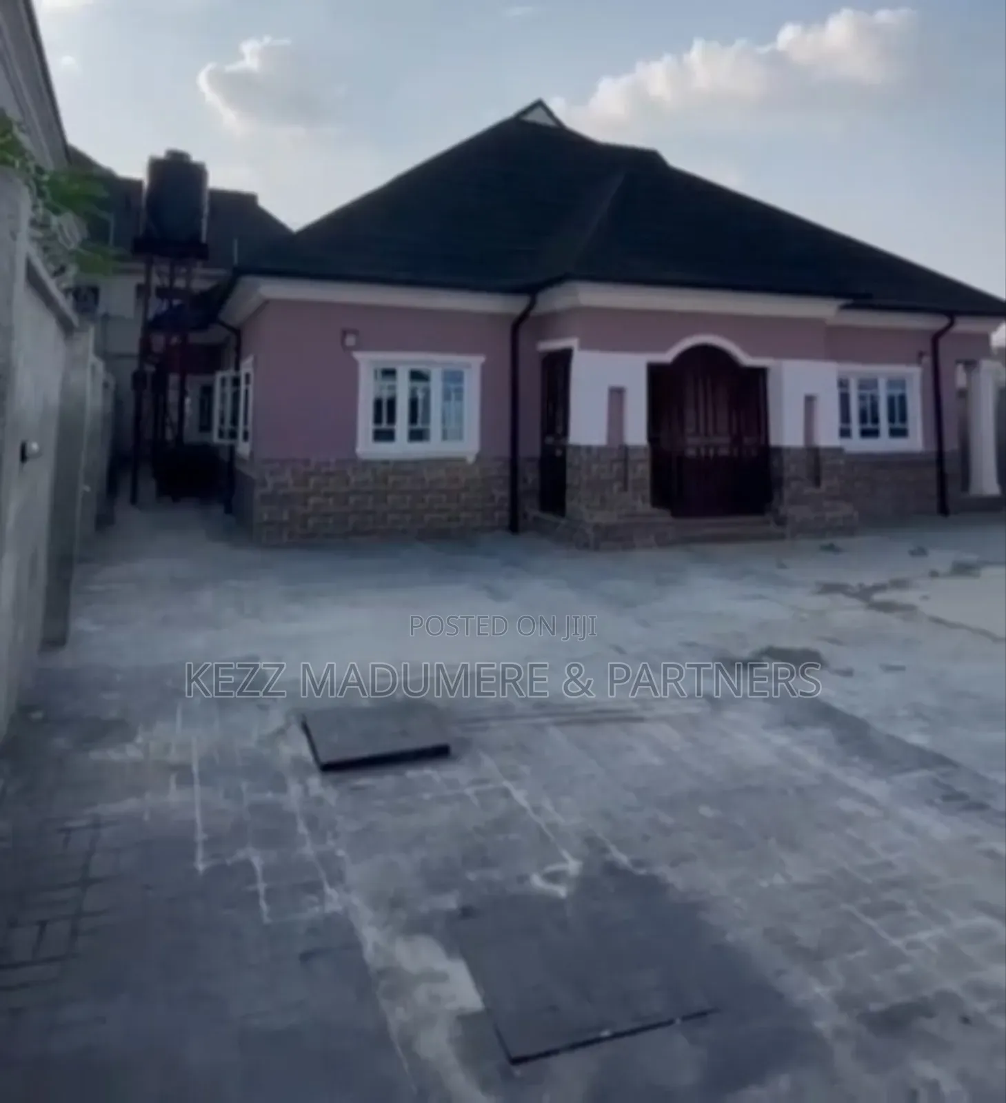 4bdrm Bungalow in Apu Road Rukpokwu for sale
