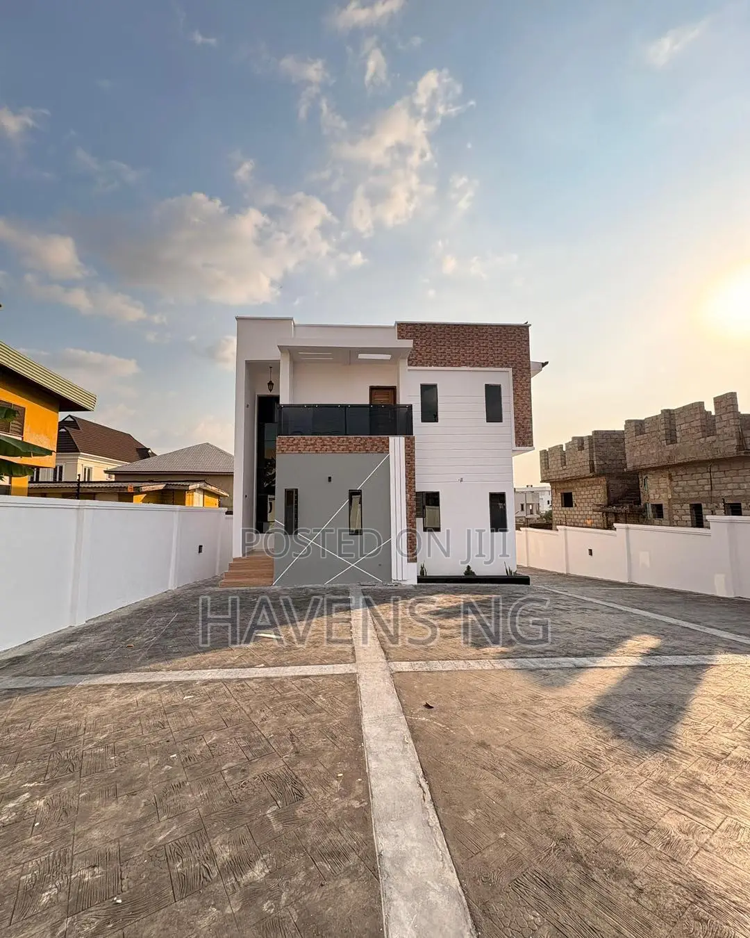 4bdrm Duplex in Palm Garden Estate for sale
