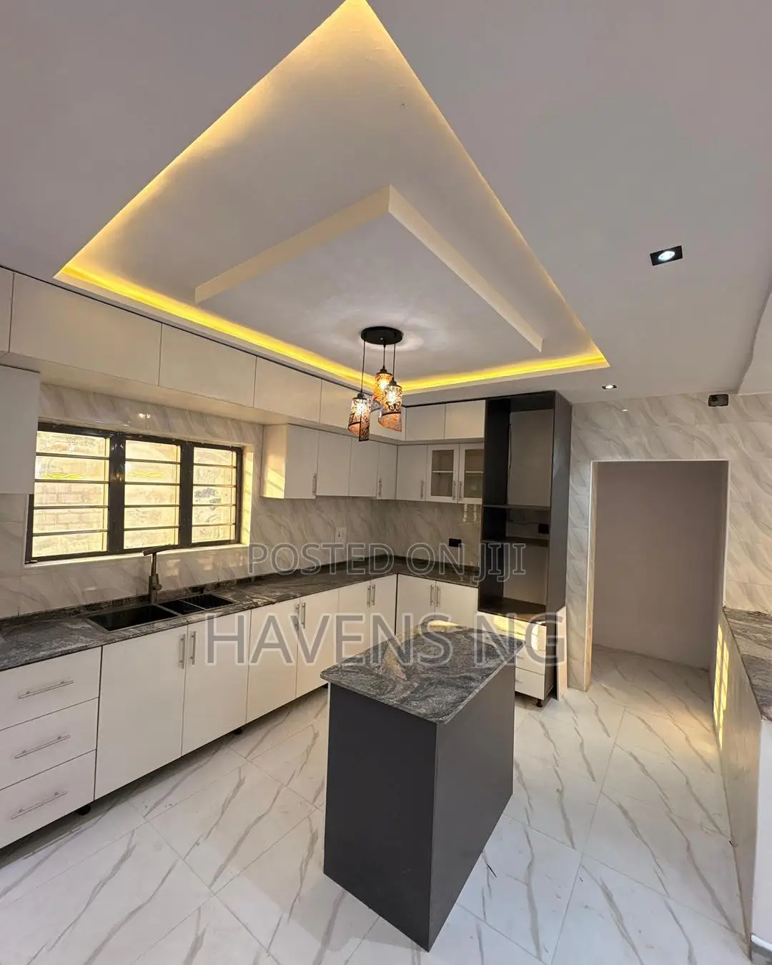 4bdrm Duplex in Palm Garden Estate for sale
