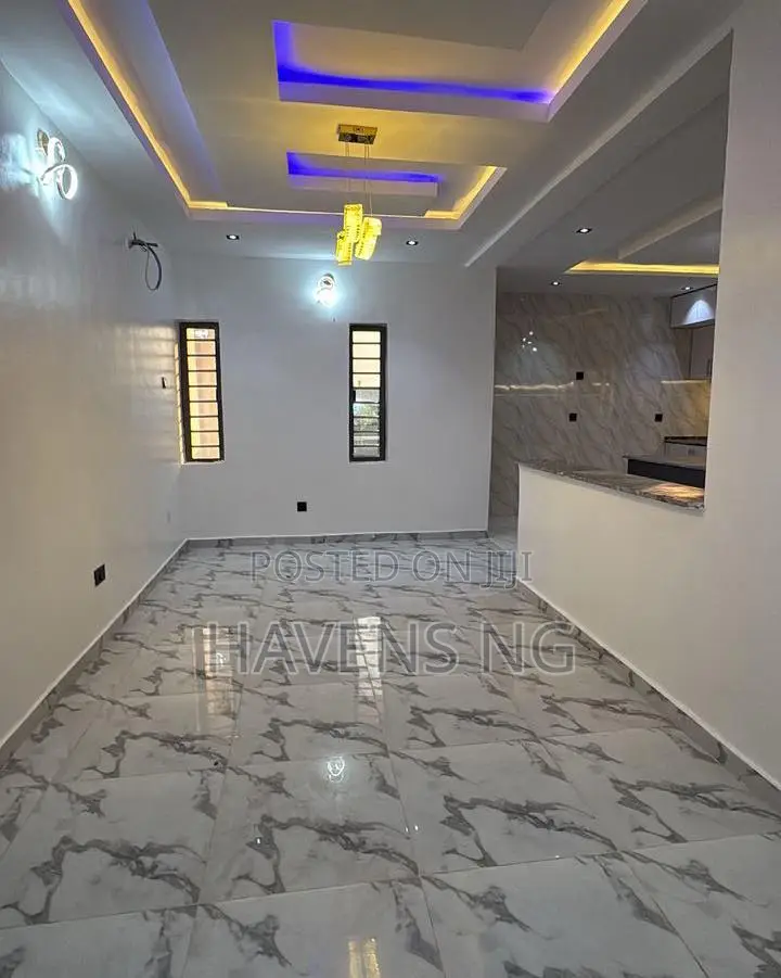 4bdrm Duplex in Palm Garden Estate for sale