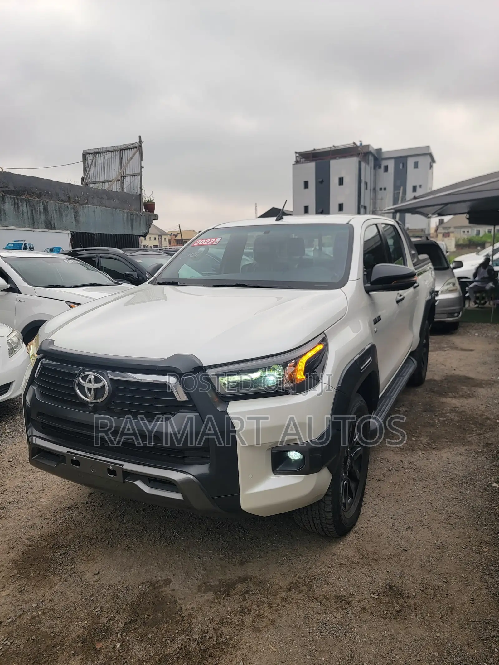 Toyota Hilux 2023 White