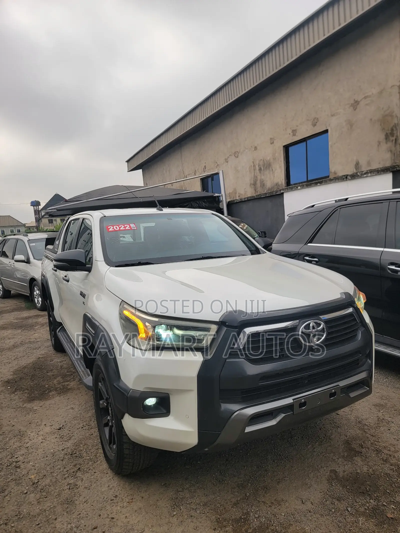 Toyota Hilux 2023 White