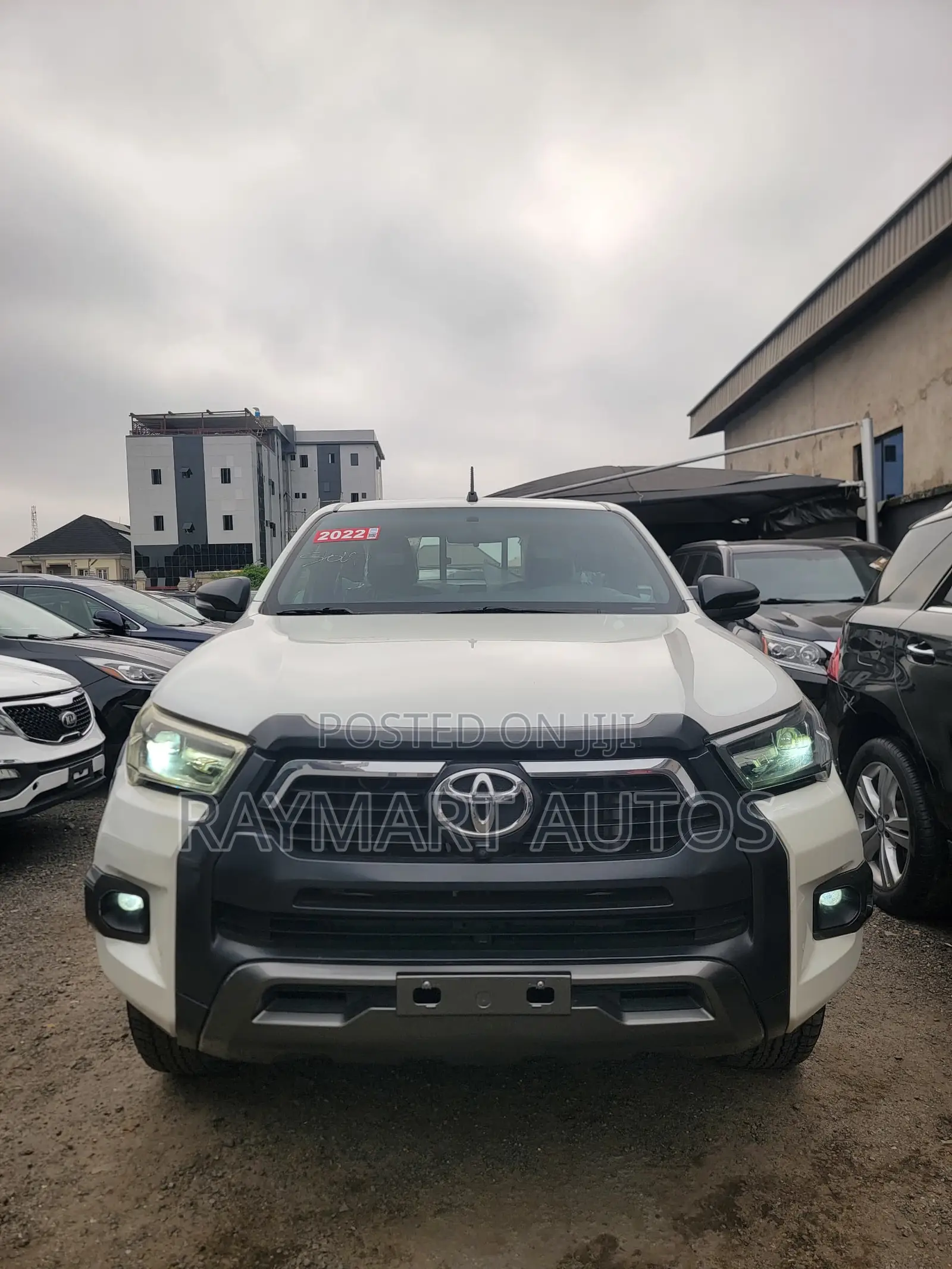 Toyota Hilux 2023 White