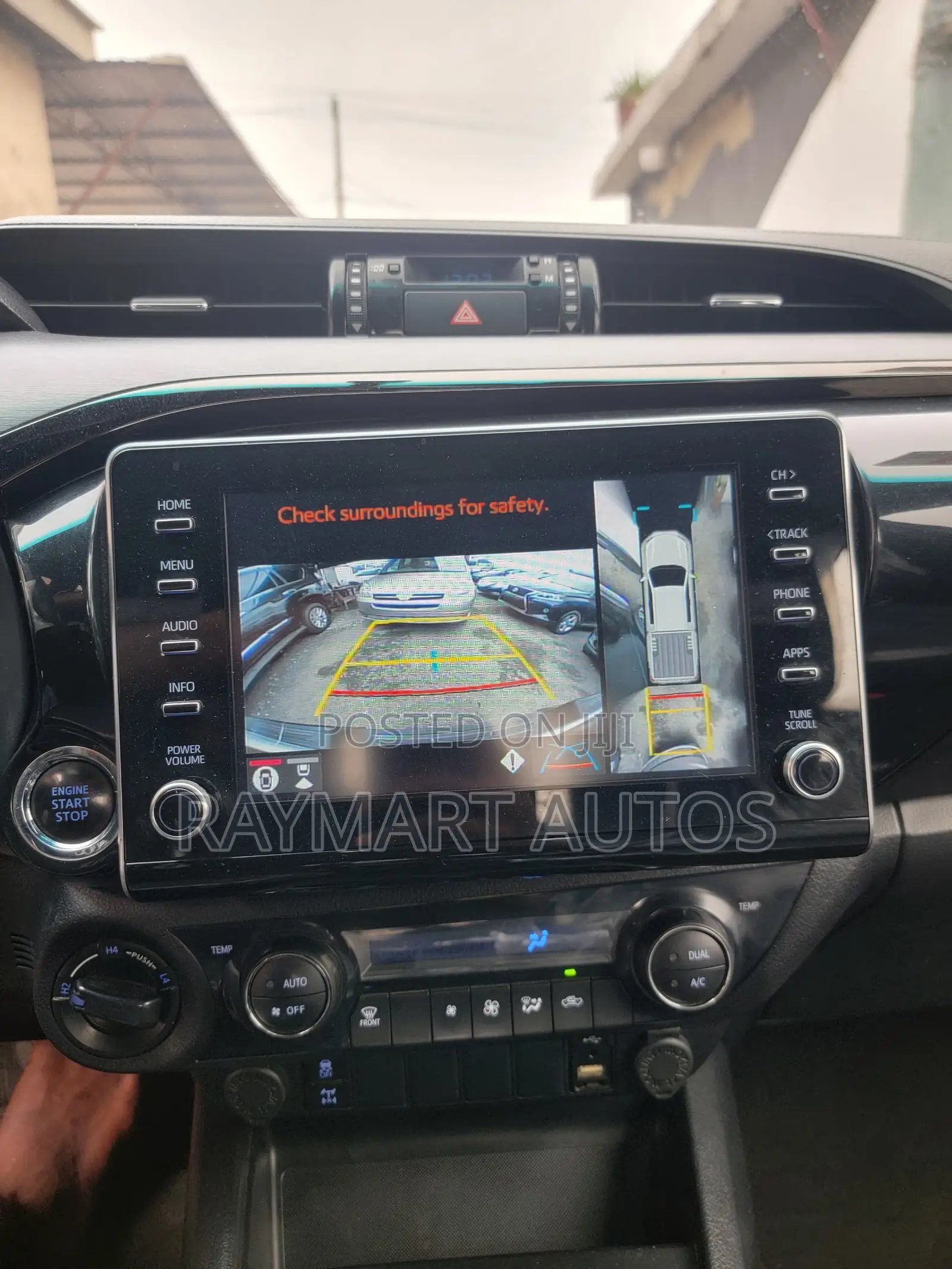 Toyota Hilux 2023 White