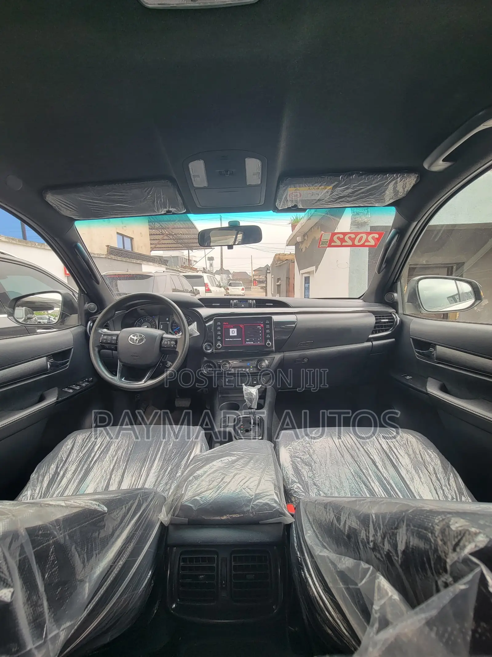 Toyota Hilux 2023 White