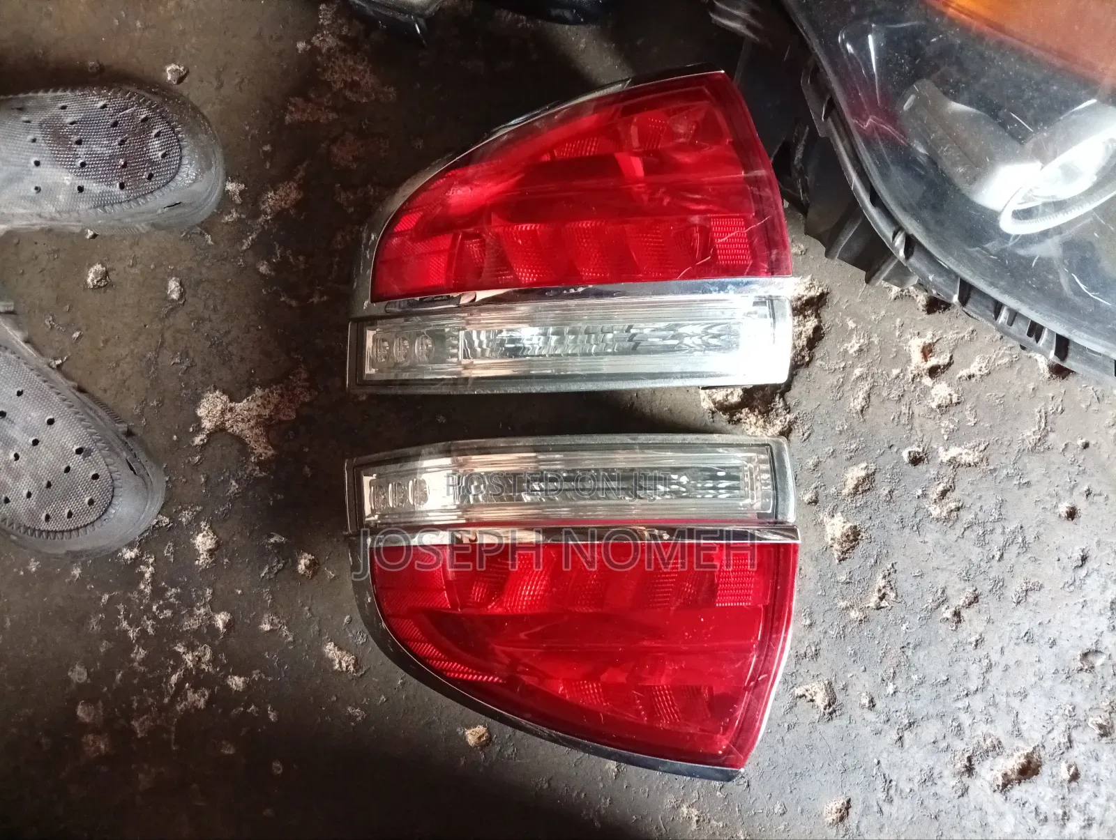 2012 Lincoln MKS Rearlight